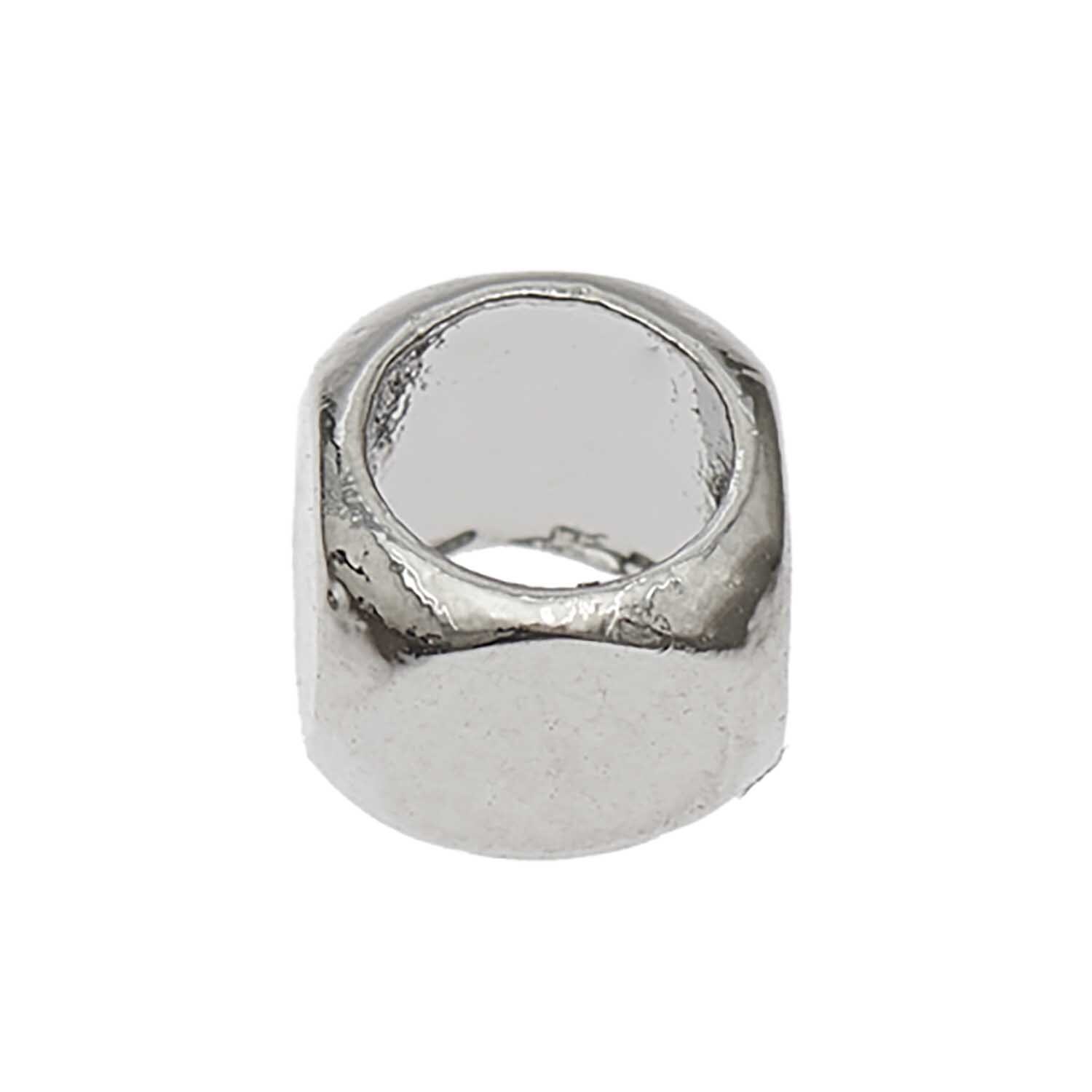 itoshii - Ponii Beads Würfel 5x5mm 20 Stück Farbe Silber von Rico Design Itoshii - Ponii Beads Würfel 5x5mm, 20 Stück. Silberner Würfel von Rico Design, glänzend und glatt. Ideal für Schmuckdesign.