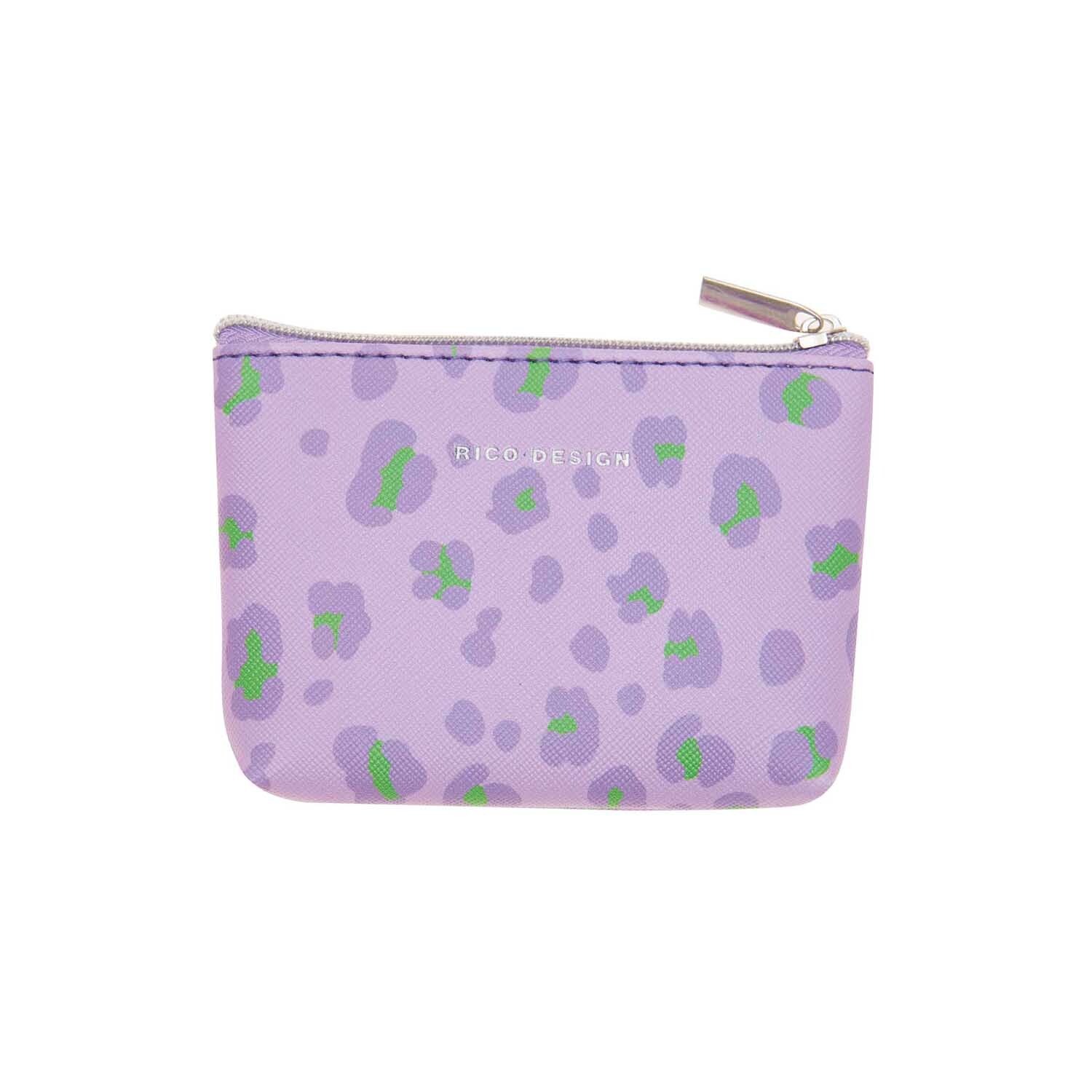 Etui Acid Leo in Flieder mit neongrünem Leopardenmuster von Rico Design, 10,5x7,5 cm groß.