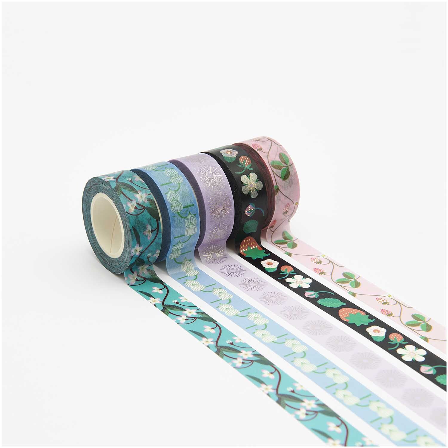 Paper Poetry Tape Set Floral 15mm 10m 5-teilig von Rico Design Paper Poetry Tape Set Floral 15mm 10m: Fünf dekorative Klebebänder mit floralen Mustern in verschiedenen Farben von Rico Design.