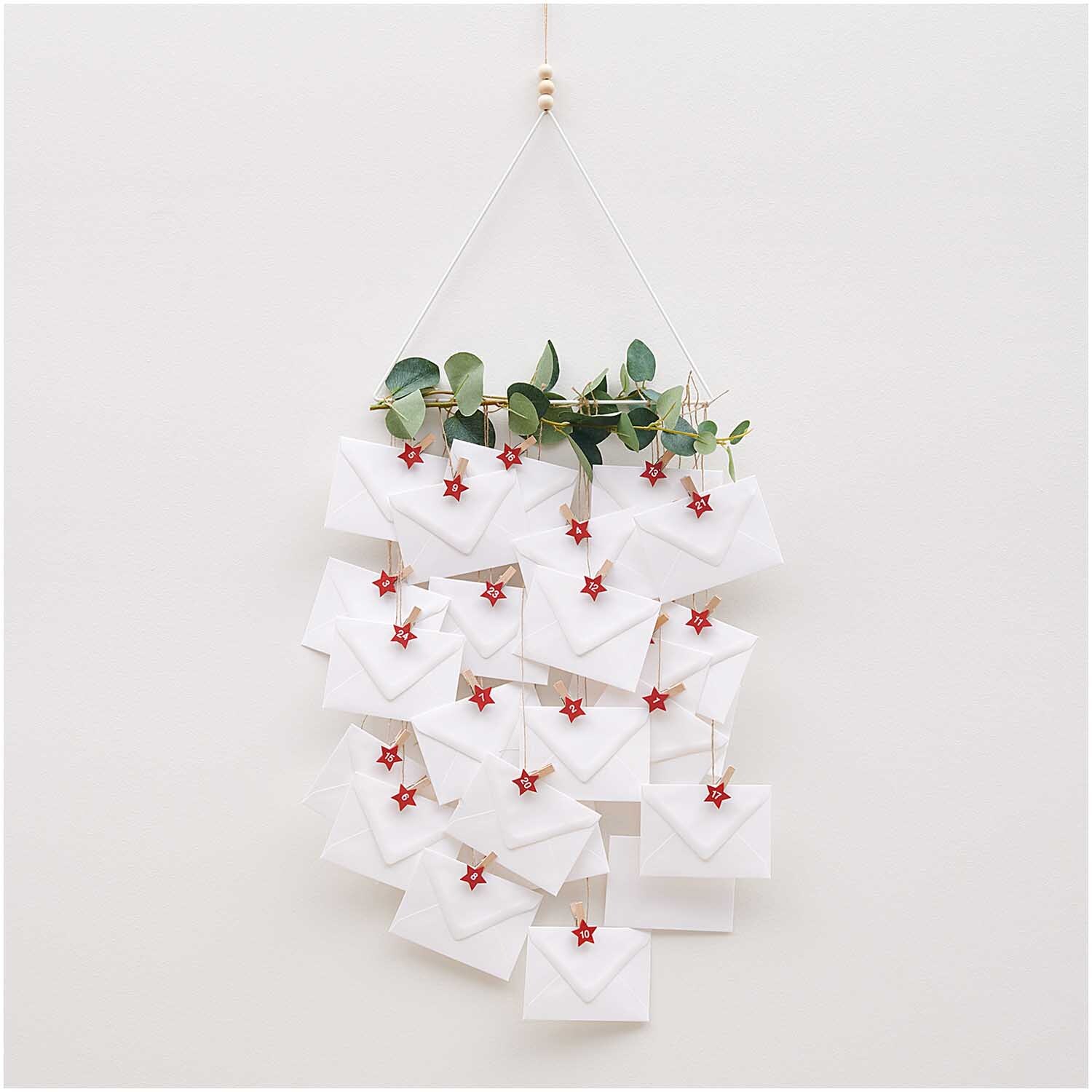 Holzclips Adventskalender Sterne 1-24 3,5cm Farbe Rot von Rico Design