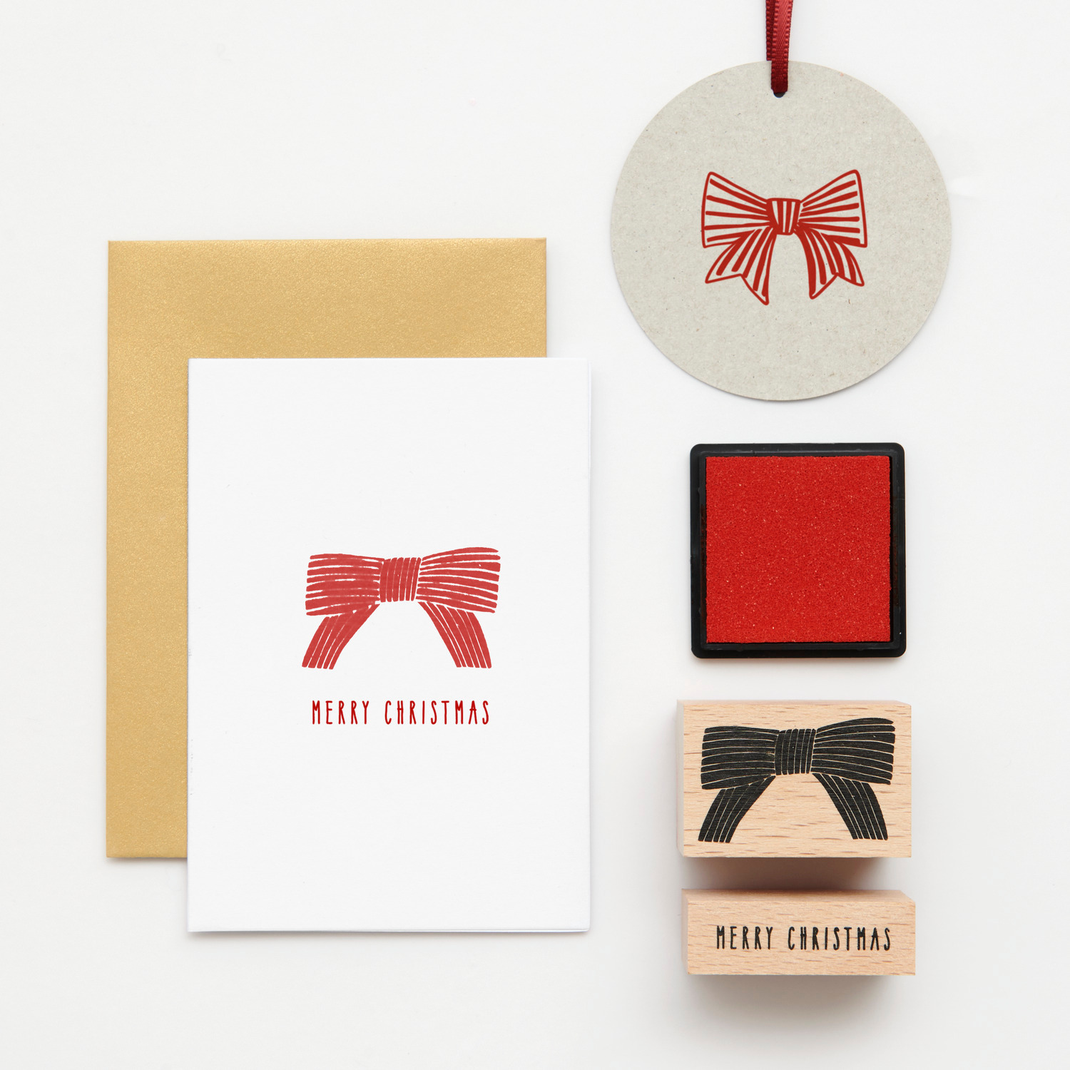 Paper Poetry Stempelset Schleifen von Rico Design, 7-teilig. Enthält Karten, Stempel und Stempelkissen mit Schleifenmotiv.