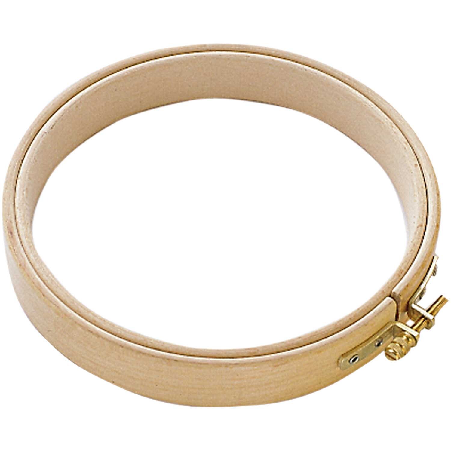 Stickring 21,5cm von Rico Design in natürlicher Holzoptik, ideal für Stickprojekte und Handarbeiten.