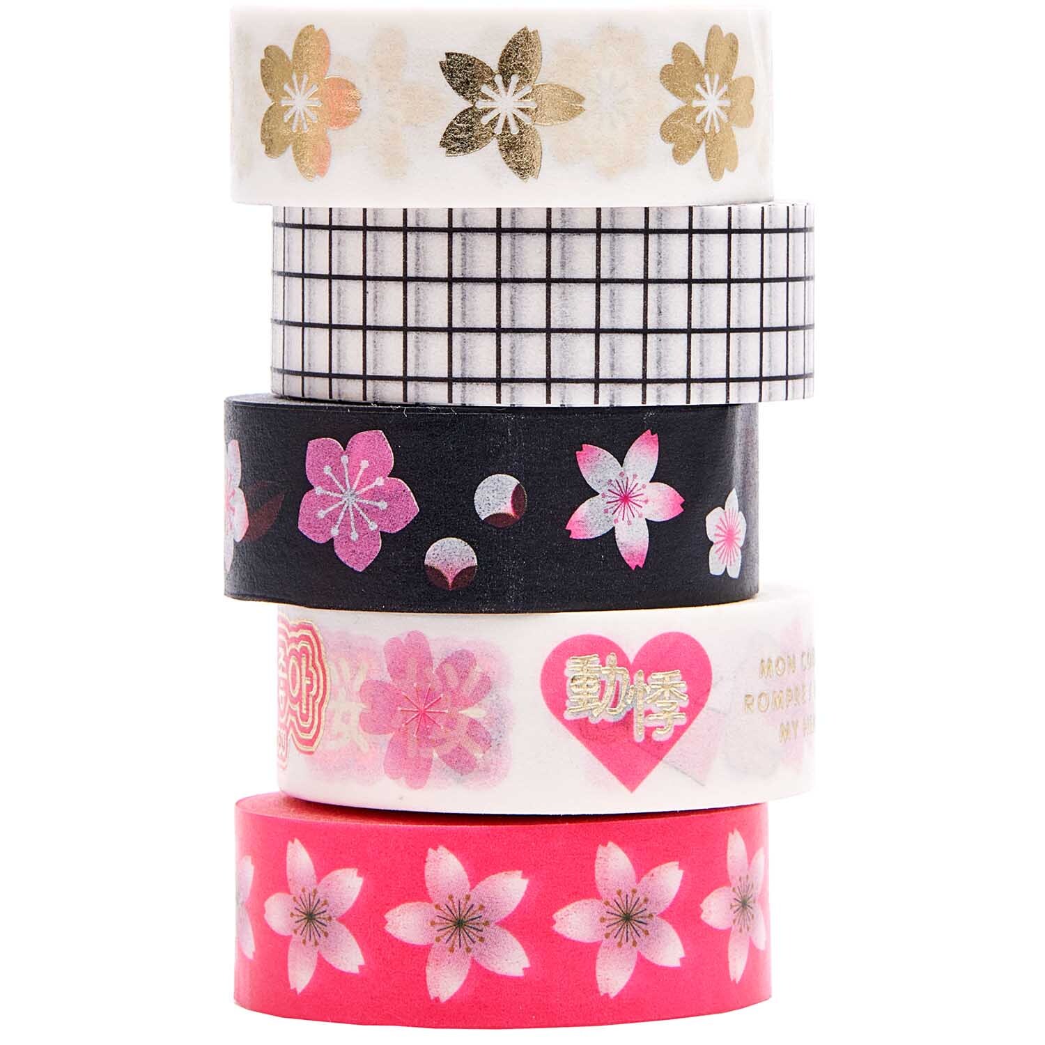 Paper Poetry Tape Set Manga, 5-teilig, zeigt bunte Washi-Tapes mit Blumen- und Karomustern. Ideal für kreative Projekte.