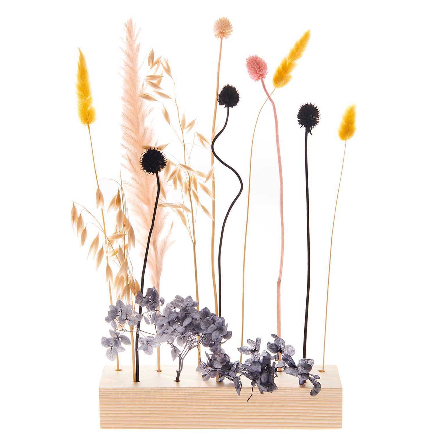 Trockenblumenstrauß pastell-schwarz 30cm, 13-teilig, auf Holzständer, von Rico Design.