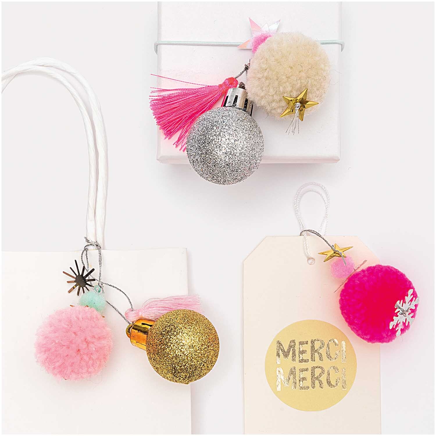 Pompon- und Kugel-Anhänger neon-pastell 6 Stück von Rico Design Pompon- und Kugel-Anhänger neon-pastell 6 Stück, mehrfarbig, dekorativ auf Geschenktüten arrangiert.