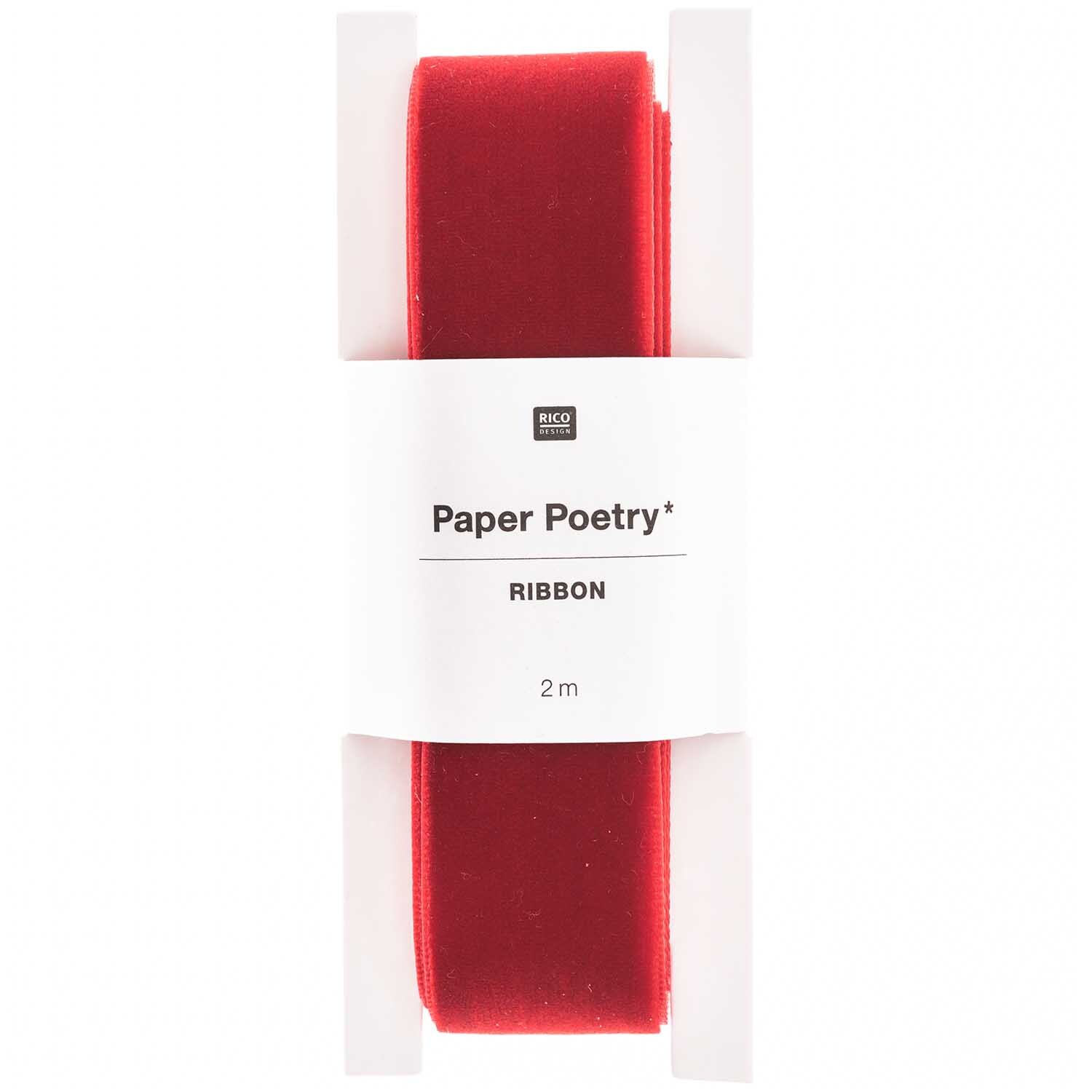 Paper Poetry Samtband 25mm 2m Farbe Rot von Rico Design Paper Poetry Samtband 25mm 2m in leuchtendem Rot, präsentiert von Rico Design, ideal für kreative Projekte.