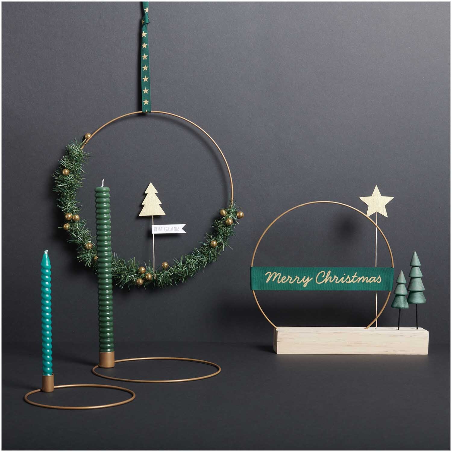 Picker Stern gefüllt 27x5cm Farbe Silber von Rico Design Picker Stern gefüllt 27x5cm: Dekorative Weihnachtskränze und Kerzenhalter in festlichem Gold und Silber von Rico Design.
