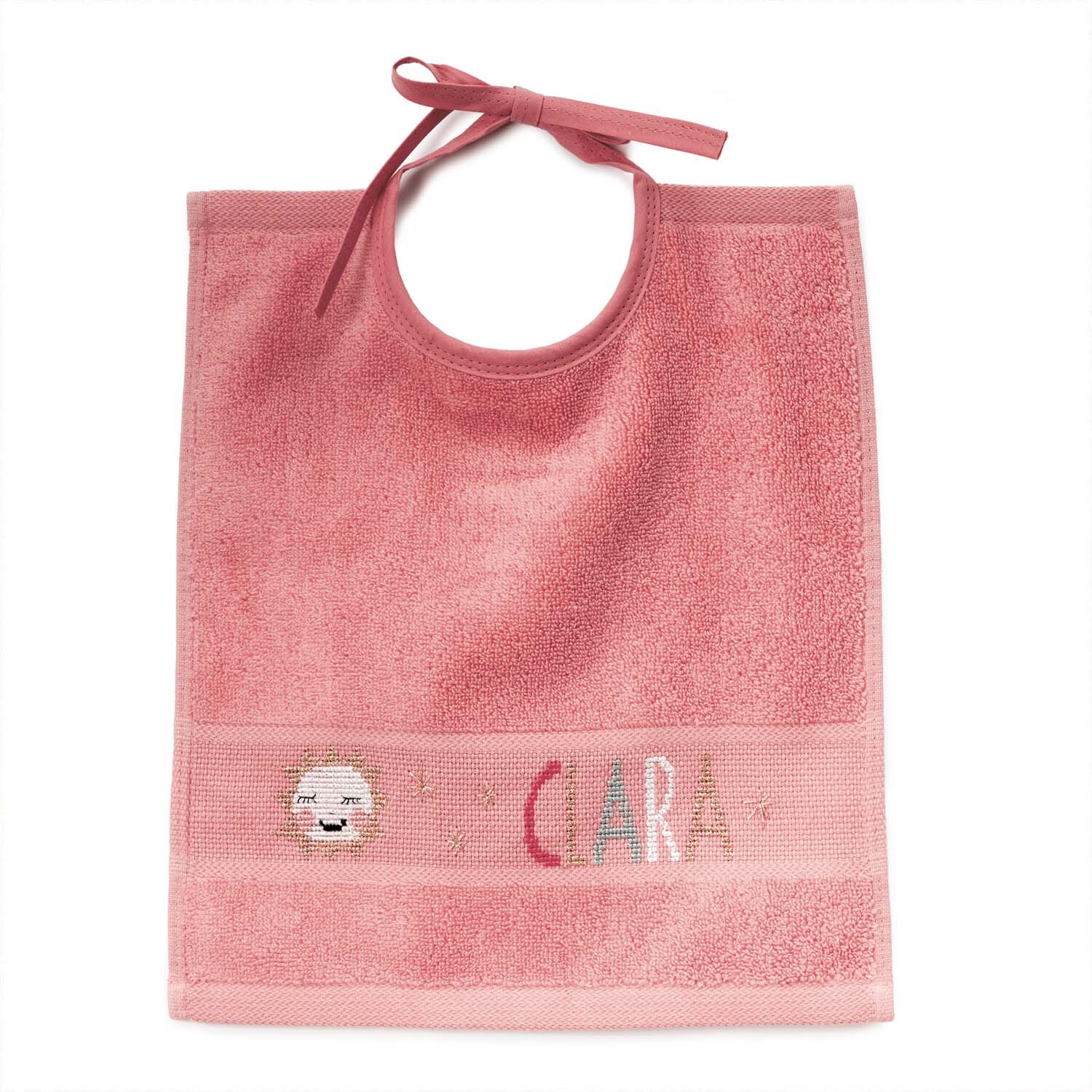 Bavoir 30x34cm Couleur Rose clair from Rico Design Lätzchen 30x34cm in Hellpink mit niedlichem Schafmotiv und personalisiertem Namen, ideal für Babys.