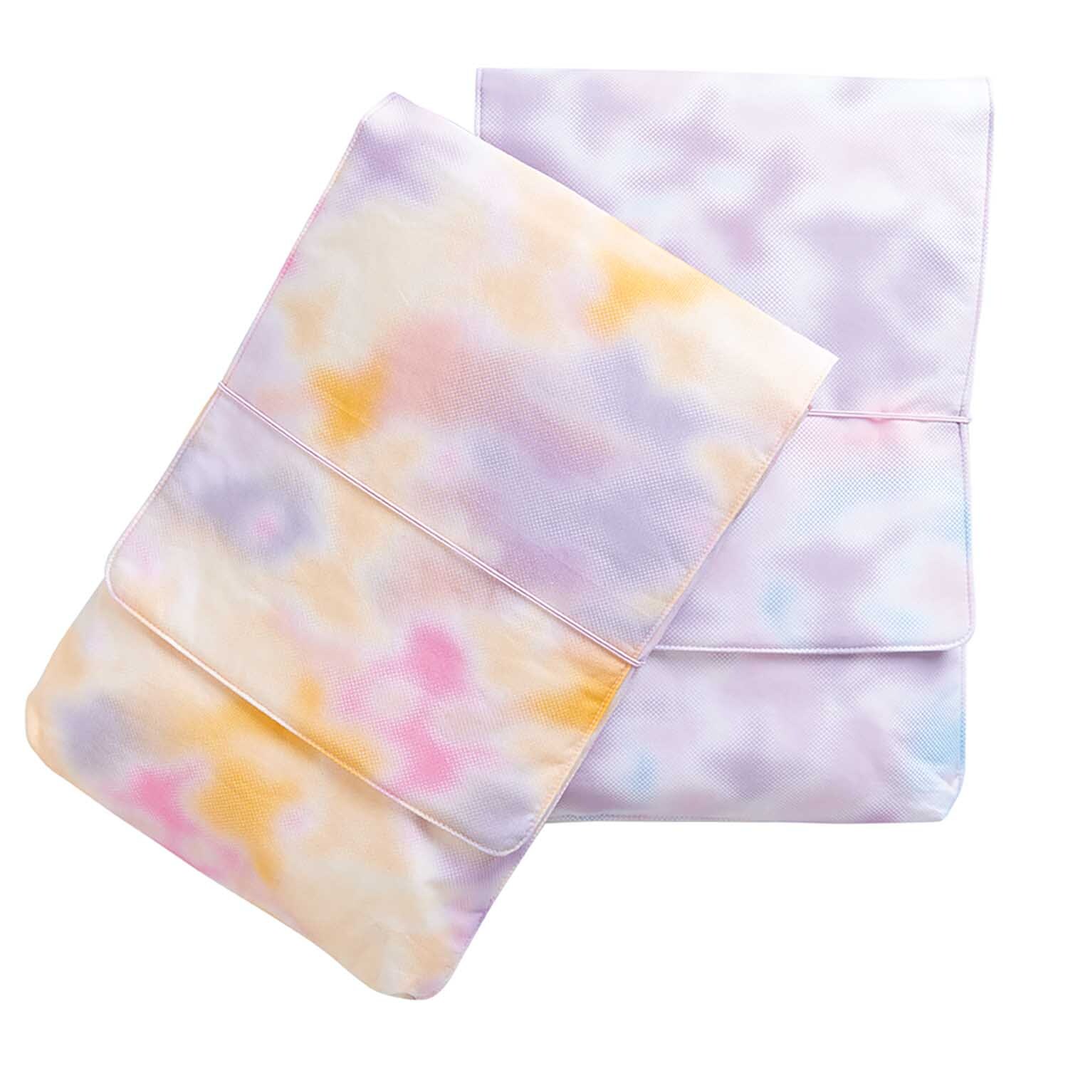 Stoffabschnitt Druckstoff Blurry Camouflage vanille 50x140cm von Rico Design Stoffabschnitt Druckstoff Blurry Camouflage vanille 50x140cm zeigt weichen, pastellfarbenen Stoff mit verschwommenem Muster von Rico Design.