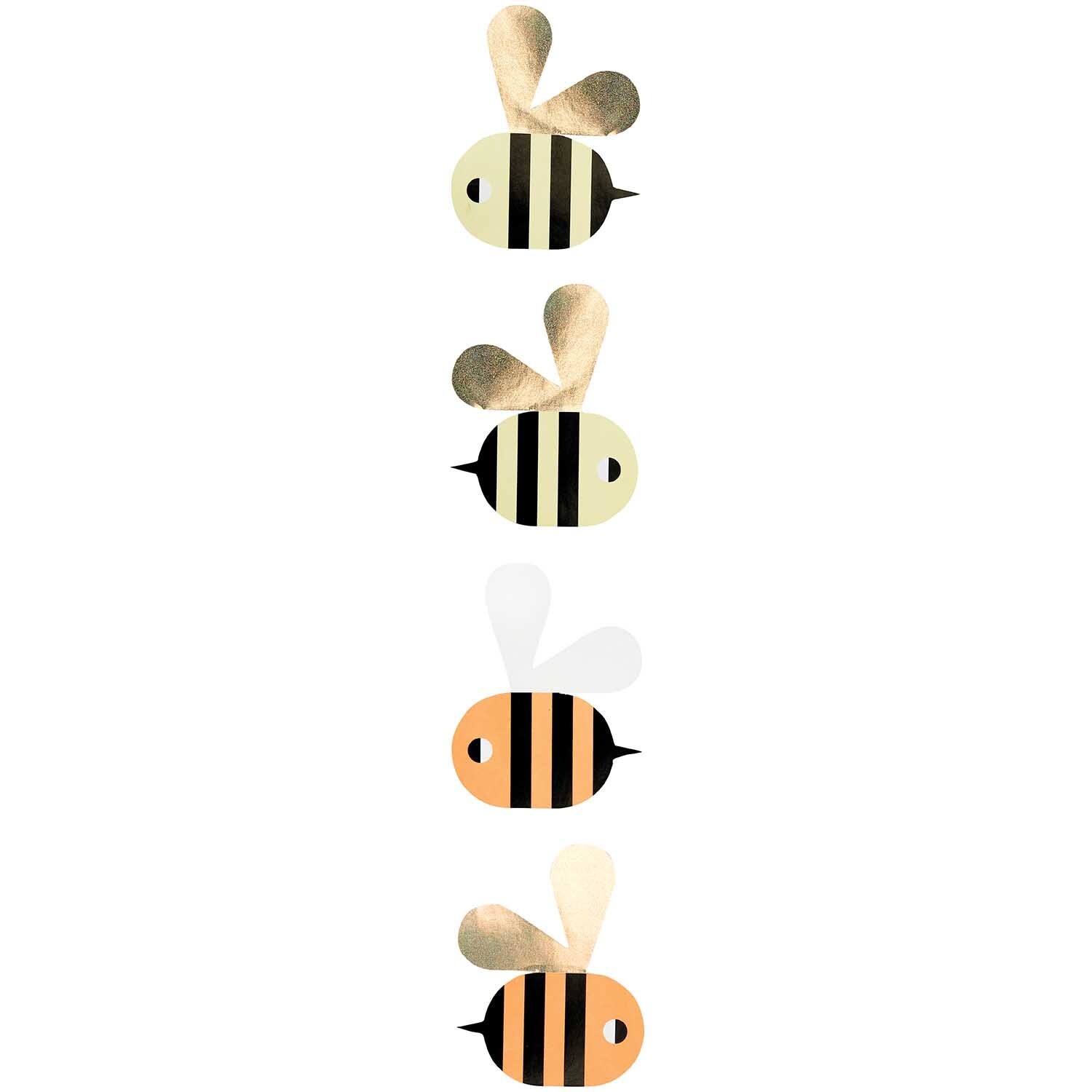 Paper Poetry Sticker Bienen Ø 5cm 120 Stück auf der Rolle von Rico Design Paper Poetry Sticker Bienen: Vier Bienensticker in Gelb und Orange von Rico Design auf schwarzem Hintergrund.