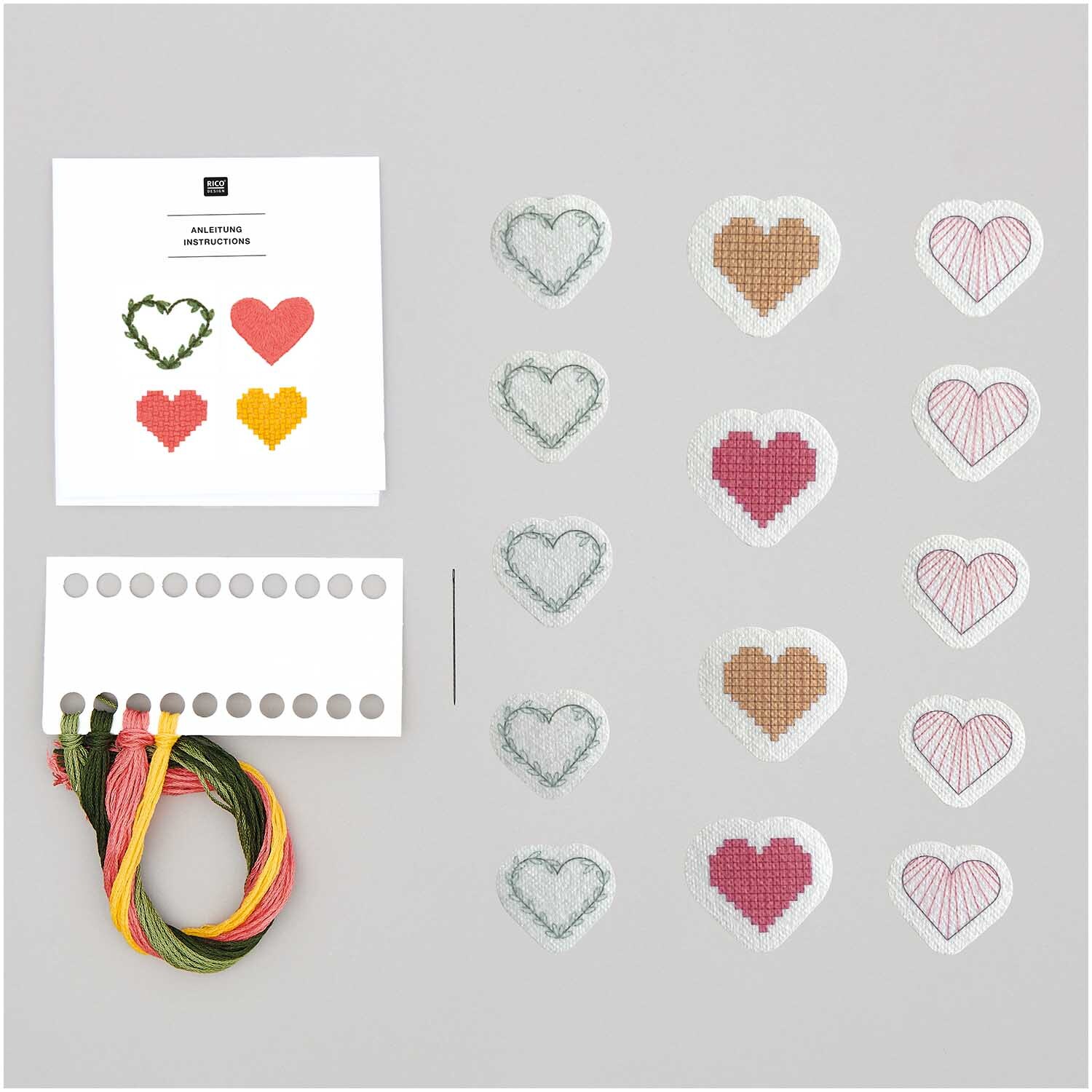 Stick and Stitch Kit de broderie Pixel Art coeurs pré-dessinés 14 pièces from Rico Design Stick and Stitch Stickpackung Pixel Art Herzen vorgezeichnet, 14 Stück. Enthält bunte Fäden und Anleitungen für kreative Stickprojekte.