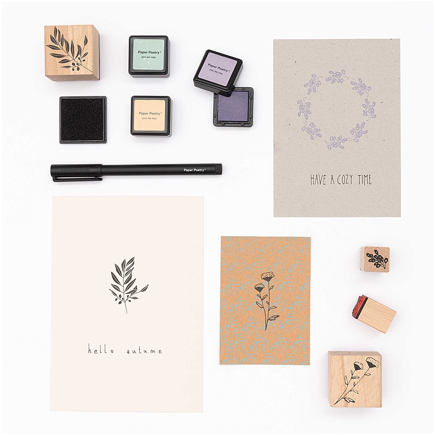 Paper Poetry Stempelset Funny Fall, 7-teilig, mit herbstlichen Motiven und Stempelkissen in verschiedenen Farben für kreative Bastelprojekte.