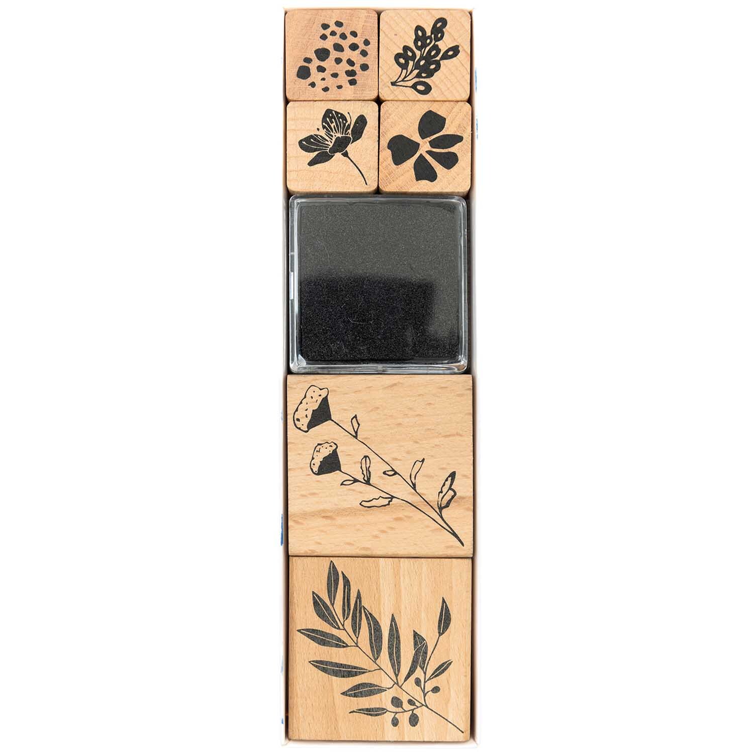 Paper Poetry Stempelset Funny Fall von Rico Design, 7-teilig, mit herbstlichen Motiven auf Holzstempeln.