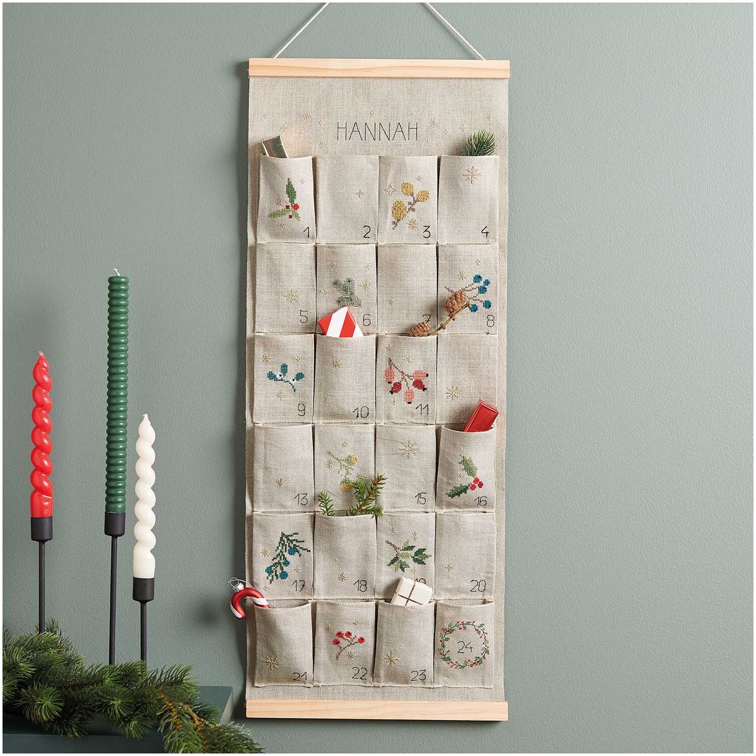 Stickpackung Adventskalender mit Taschen 30x76cm von Rico Design Stickpackung Adventskalender mit Taschen 30x76cm von Rico Design