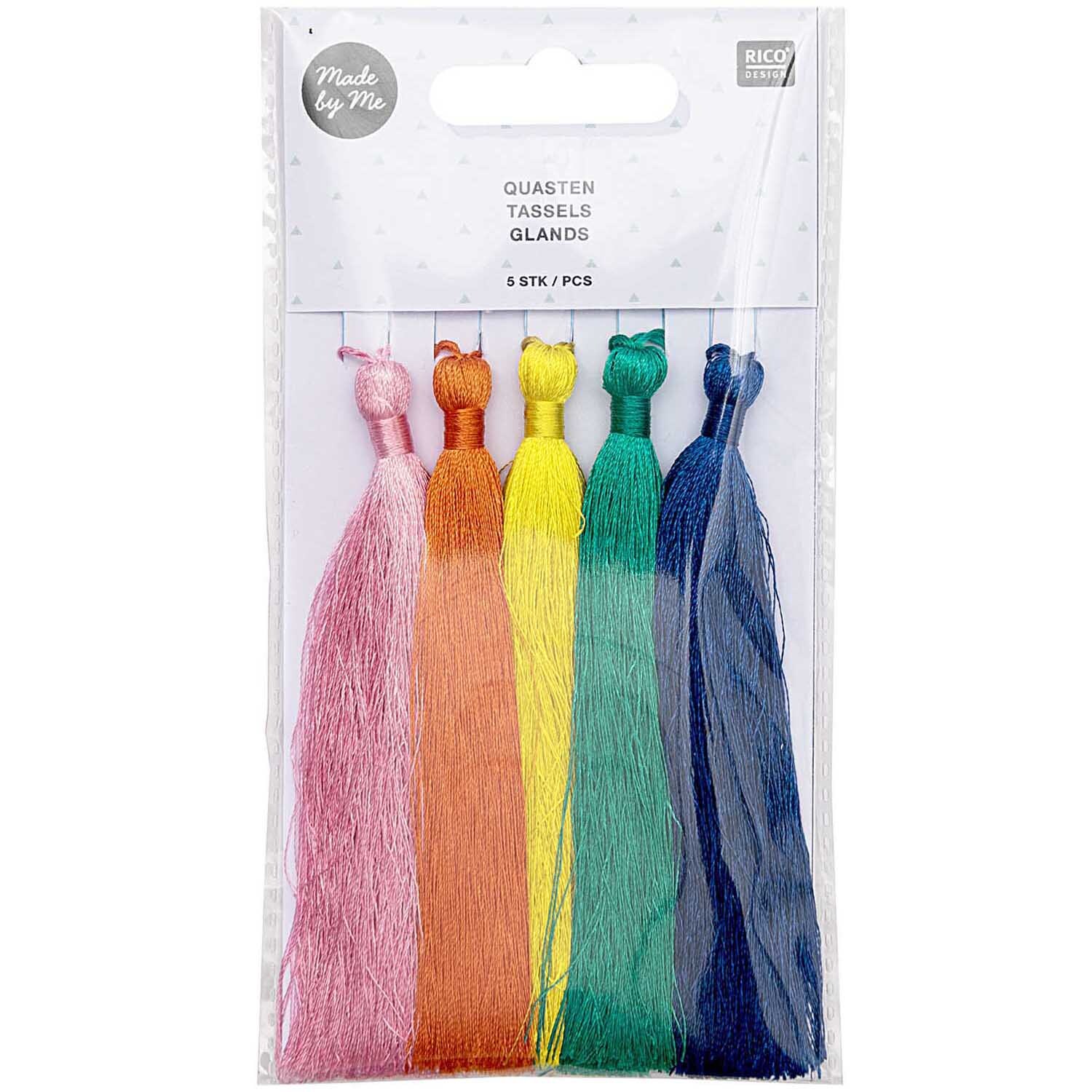 Quasten fein 9cm 5 Stück Farbe Regenbogen von Rico Design Quasten fein 9cm 5 Stück in Regenbogenfarben von Rico Design, präsentiert in einer Verpackung.
