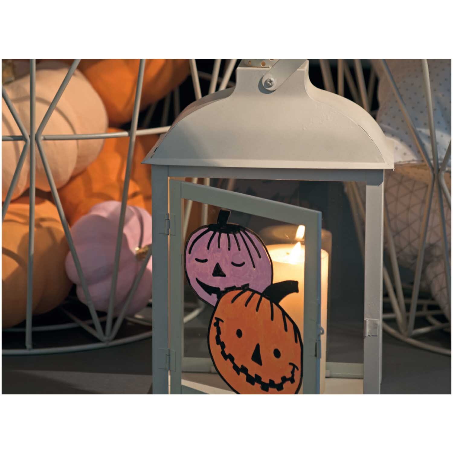 Vorlagenmappe Halloween Fenster- und Glasmalerei mit Kreidestiften von Rico Design Vorlagenmappe Halloween Fenster- und Glasmalerei zeigt Kürbismotive auf einer Laterne, ideal für kreative Dekorationen.