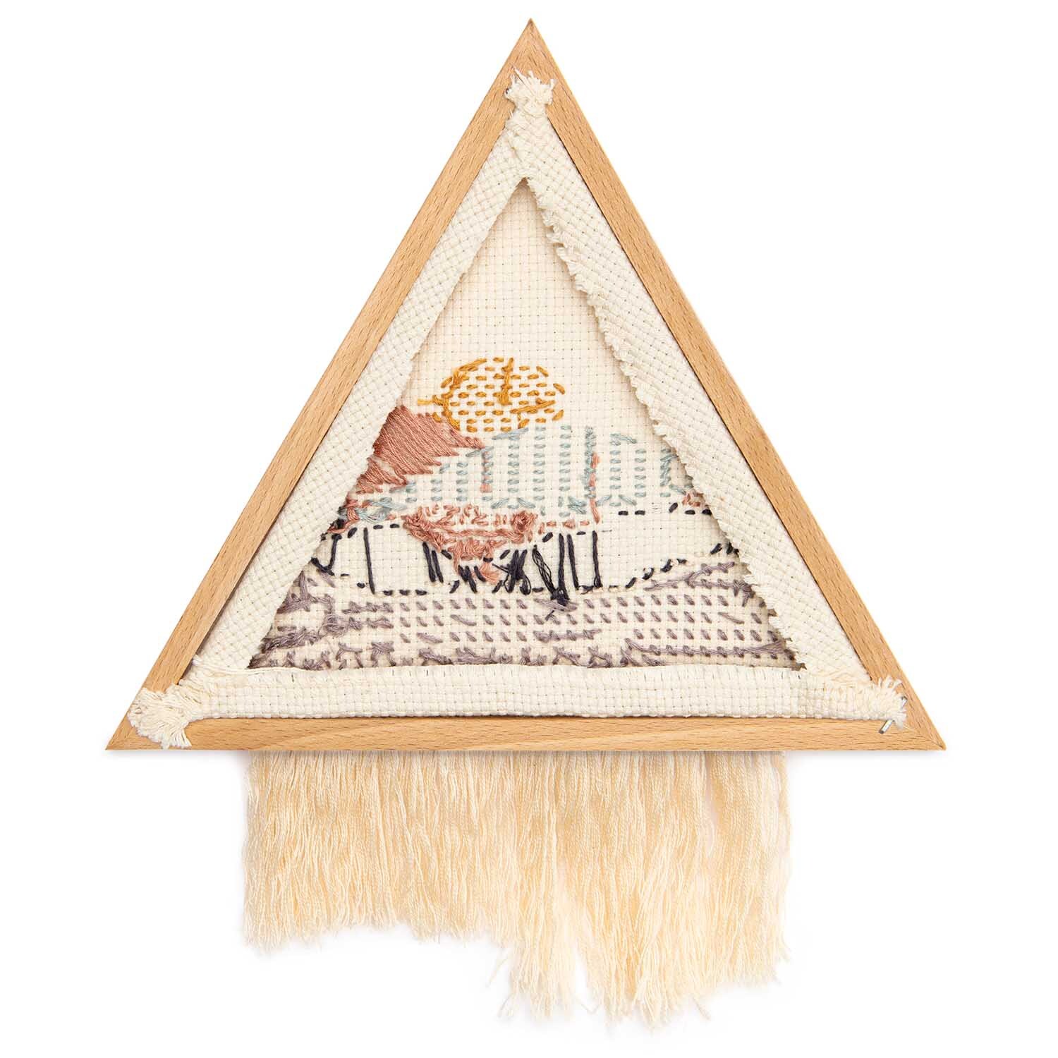 Dekostickrahmen Dreieck mit Holzrahmen und gewebtem Muster in Beige und Braun von Rico Design. Ideal für kreative Wanddekoration.