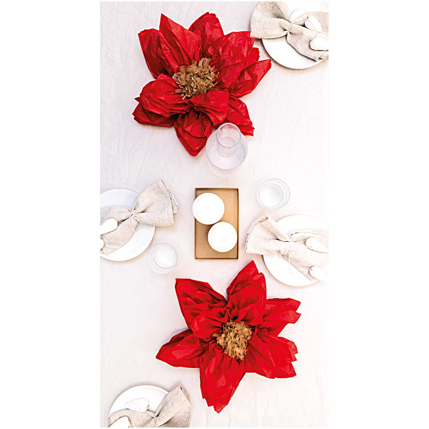 Seidenpapierblumen Weihnachtsstern 40cm 2 Stück von Rico Design in Rot, dekorativ auf einem Tisch arrangiert.