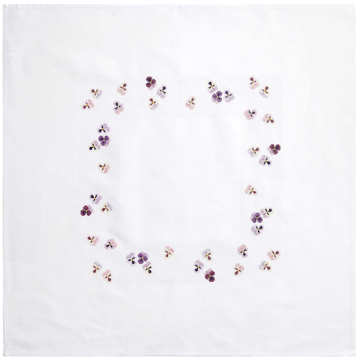 Stickpackung Tischdecke Stiefmütterchen von Rico Design, 90x90cm, zeigt zarte Blumenstickereien auf weißem Stoff.