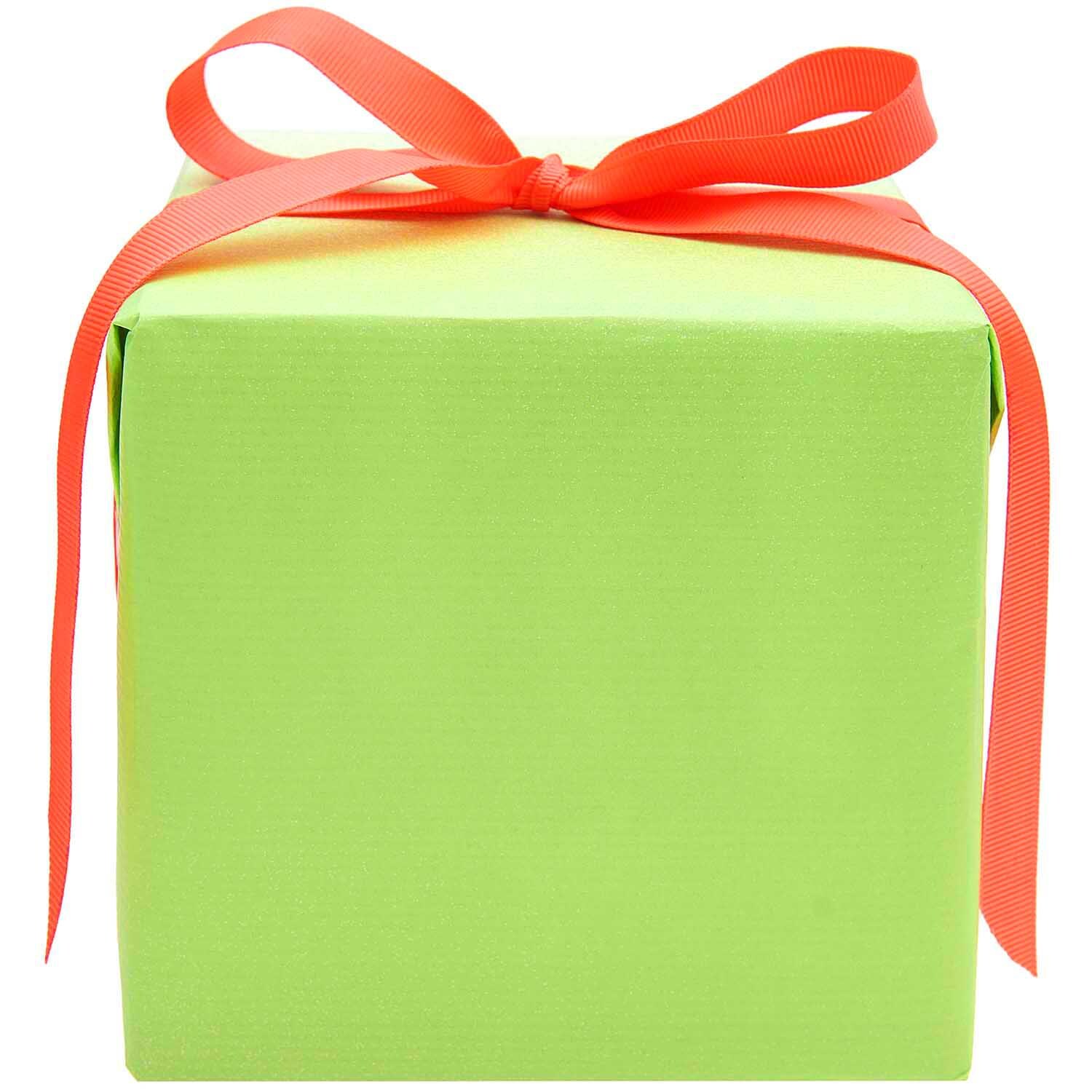Paper Poetry Geschenkpapier Spray Farbverlauf neon grün 200x70cm 70g/m² von Rico Design Paper Poetry Geschenkpapier mit neon grünem Farbverlauf, verpackt als Geschenk mit roter Schleife. Marke: Rico Design.