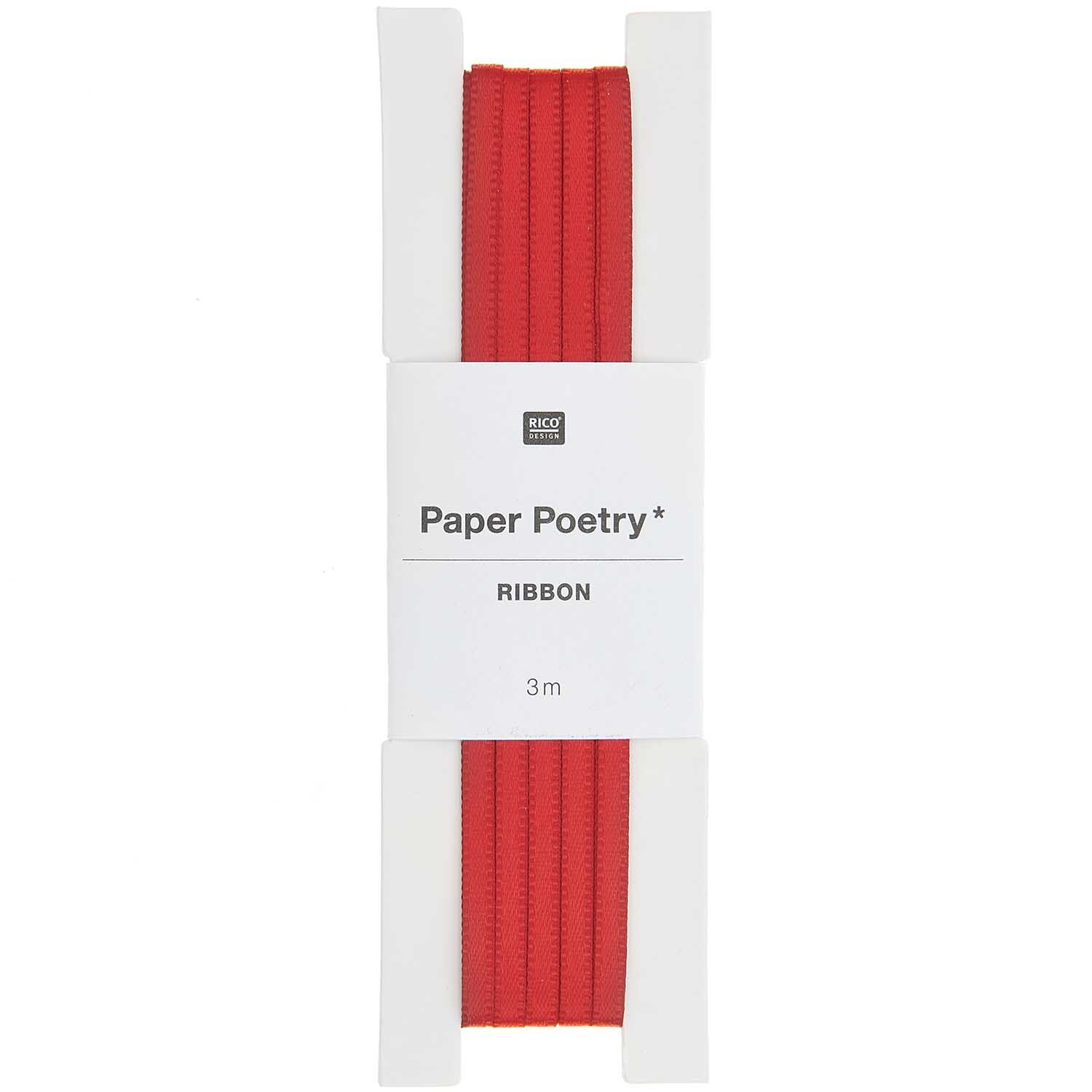 Paper Poetry Satinband 3mm 3m in leuchtendem Rot, präsentiert auf einer weißen Verpackung von Rico Design.