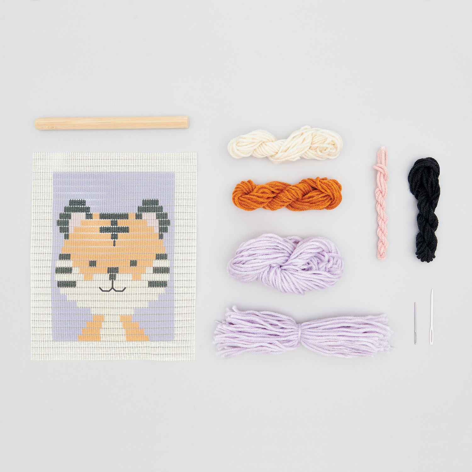 Kit de broderie Longstitch Tigre 18x30cm from Rico Design Longstitch Stickpackung Tiger: Stickset mit Tiger-Motiv, Garnen in verschiedenen Farben und Sticknadel. Größe 18x30cm.