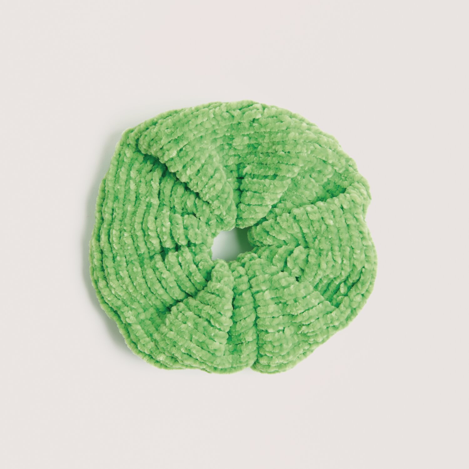 Ricorumi Nilli Nilli 25g Couleur Vert fluo from Rico Design Strickset Scrunchie Modell 04 aus Made by Me Nr. 18 in leuchtendem Neon Grün, ideal für kreative DIY-Projekte.