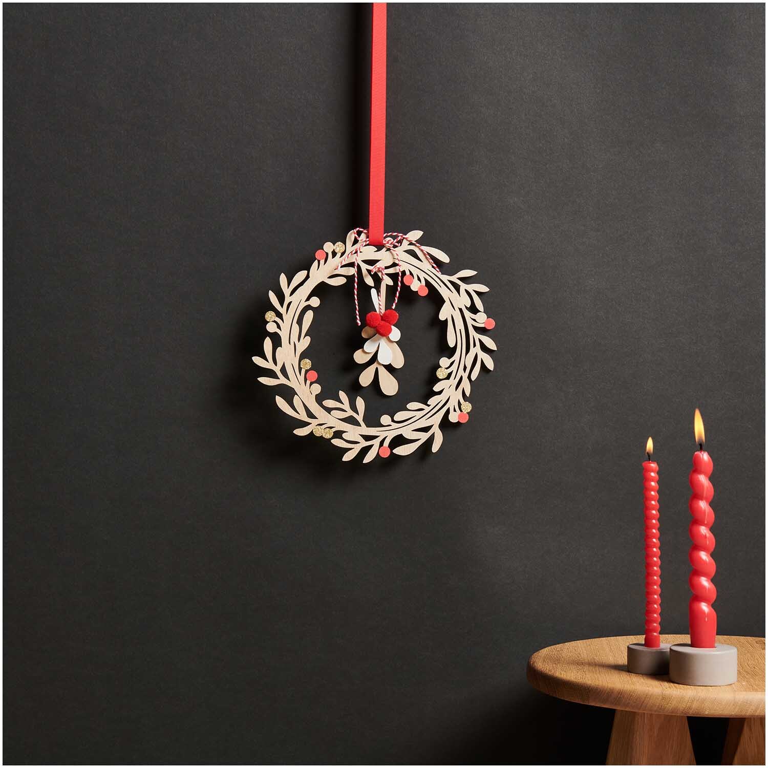 Holzkranz mit Pompons natur 24cm von Rico Design