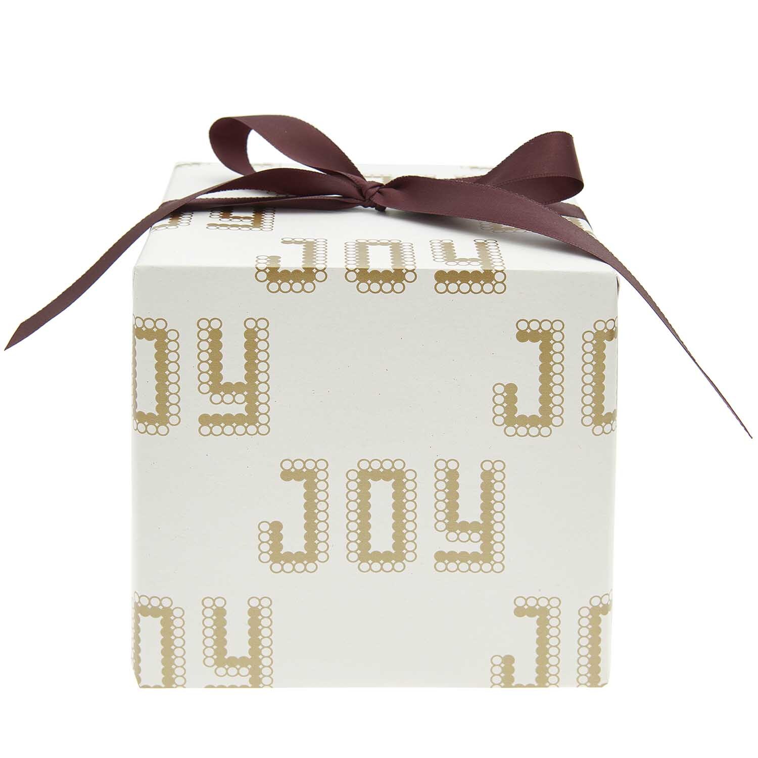 Paper Poetry Geschenkpapier Joy 70cm 2m 80g/m² von Rico Design Paper Poetry Geschenkpapier Joy mit goldenen Buchstaben und brauner Schleife, ideal für festliche Anlässe. Marke: Rico Design.