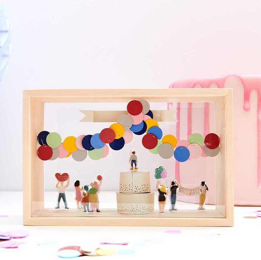 Figurico Gelsticker Geburtstag von Rico Design Figurico Gelsticker Geburtstag: Bunte Deko mit Figuren und Torte in Holzrahmen, ideal für Feiern.