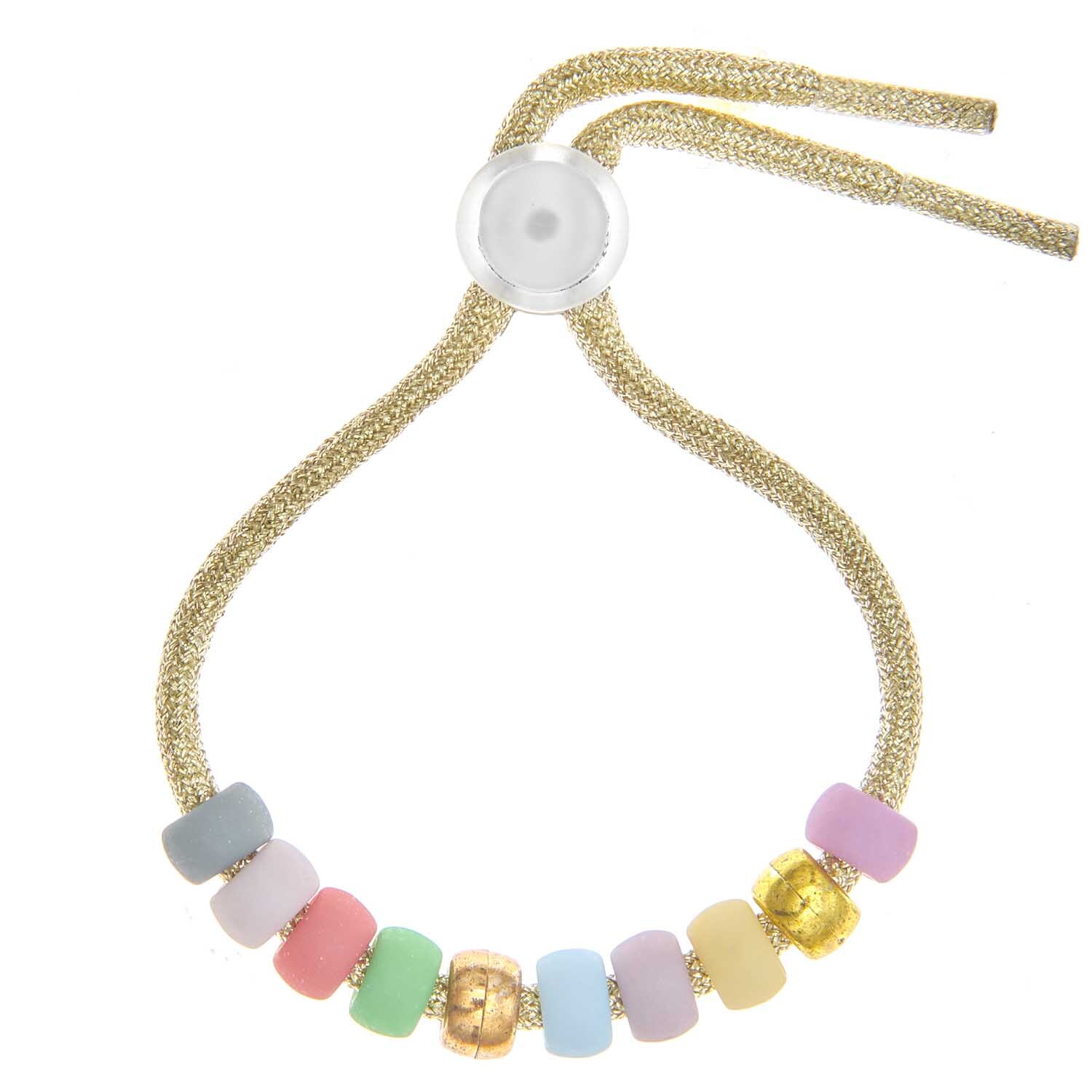 itoshii - Ponii Beads matt Fashion 9x6mm 400 Stück von Rico Design itoshii - Ponii Beads matt Fashion 9x6mm 400 Stück, bunte Perlen auf goldenem Armband von Rico Design.