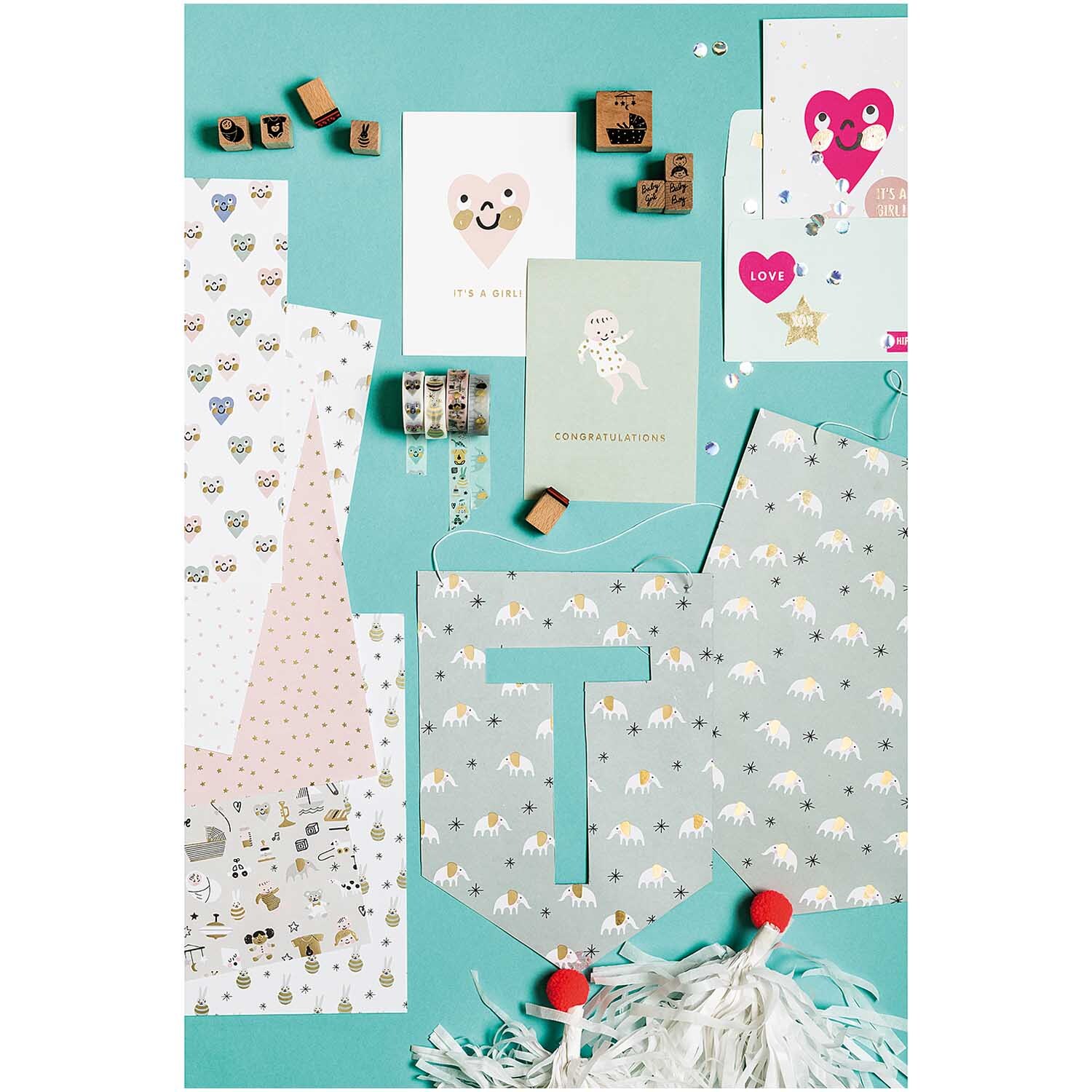 Paper Poetry Motivkarton Baby Elefanten 50x70cm von Rico Design Paper Poetry Motivkarton Baby Elefanten zeigt niedliche Elefantenmotive auf grünem Hintergrund. Ideal für kreative Bastelprojekte.