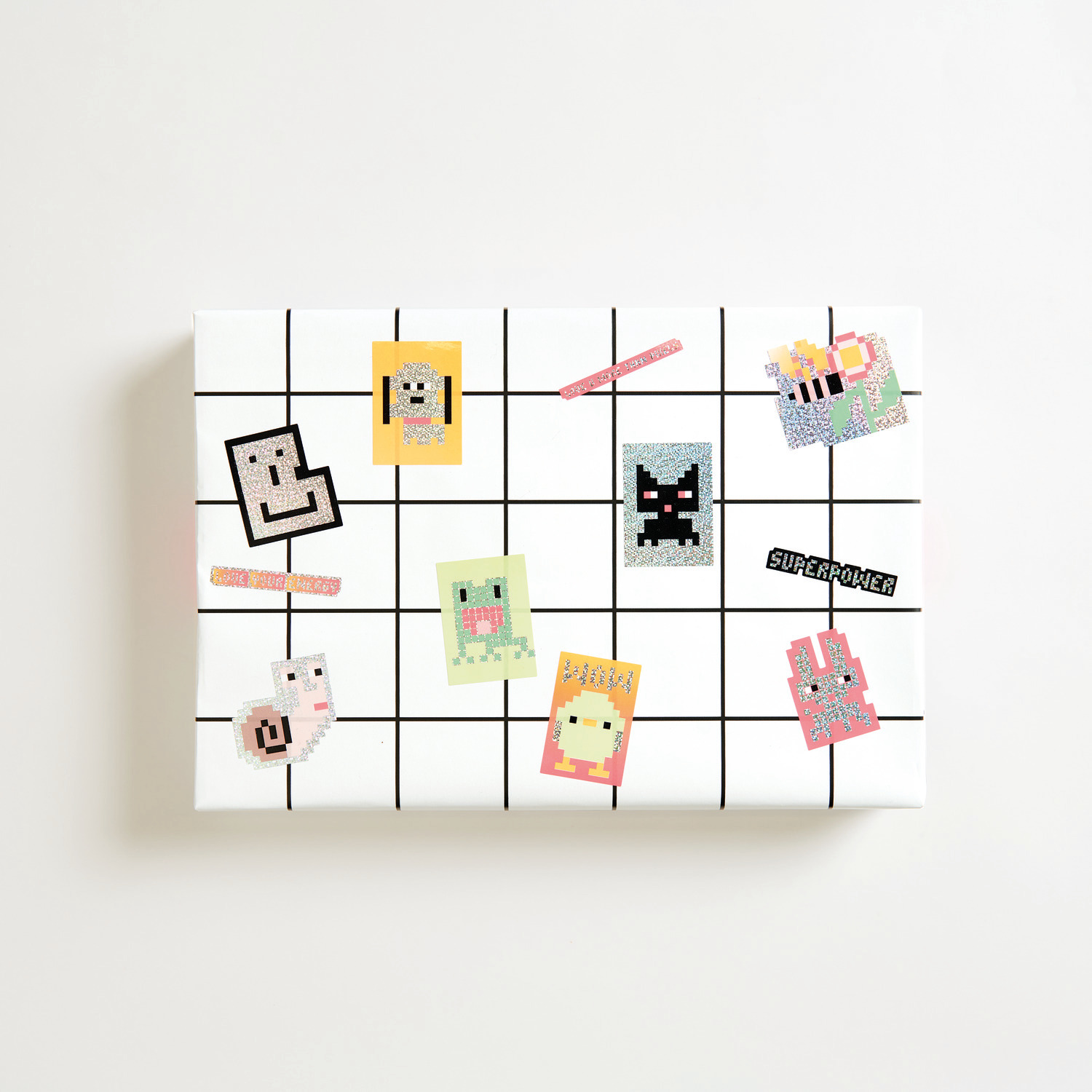 Paper Poetry Sticker Pixel auf der Rolle Ø5cm 100 Stück von Rico Design Paper Poetry Sticker Pixel auf der Rolle: Bunte Pixel-Sticker von Rico Design auf weißem Hintergrund, ideal für kreative Projekte.