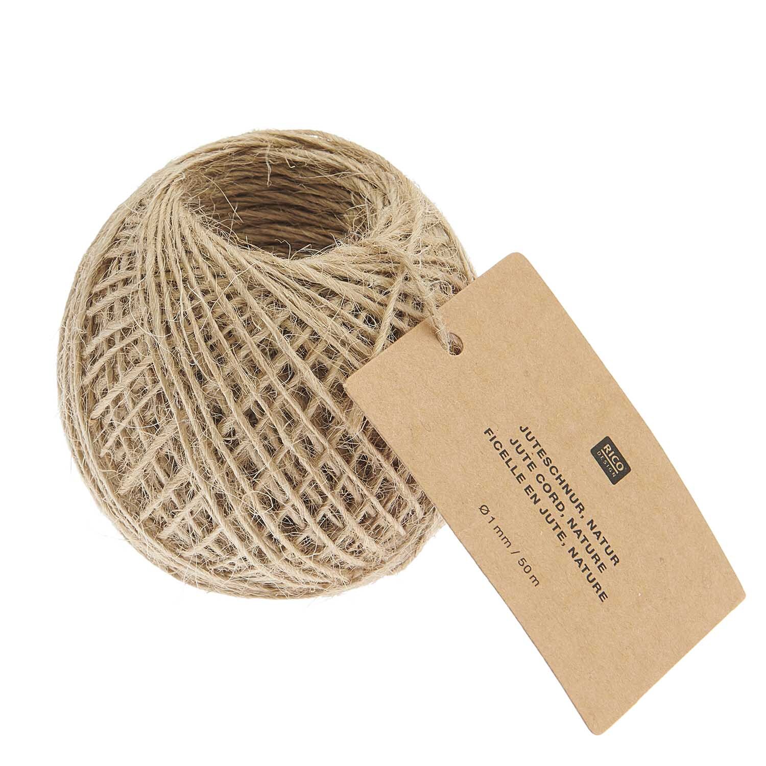 Juteschnur 1mm 50m Farbe Natur von Rico Design Juteschnur 1mm 50m von Rico Design, aufgerollt mit Etikett, ideal für kreative Projekte.