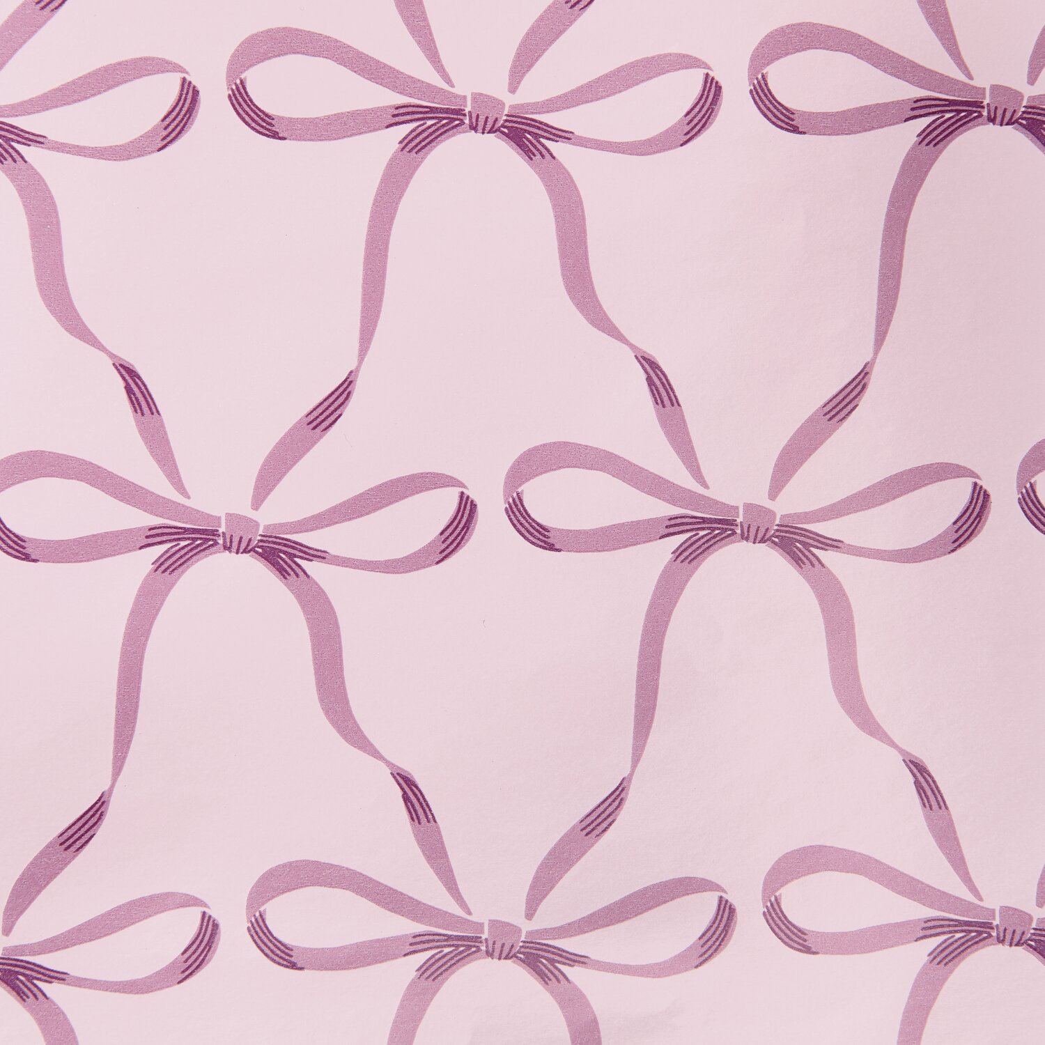 Geschenkpapier Schleifen Rosa 200x70cm 80g/m² von Rico Design Geschenkpapier Schleifen Rosa, 200x70cm 80g/m², zeigt elegante Schleifenmuster auf zartem Hintergrund. Ideal für stilvolle Verpackungen.