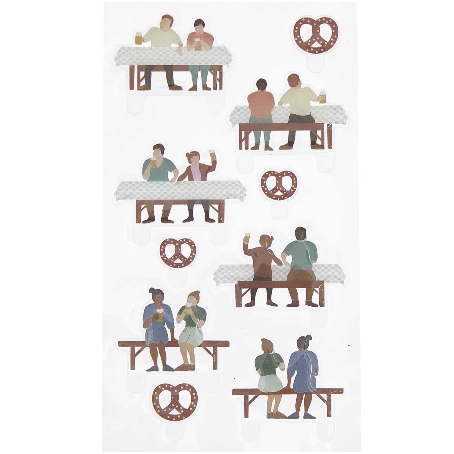 Figurico Gelsticker Biergarten zeigt Menschen an Tischen mit Brezeln, ideal für kreative Dekorationen.