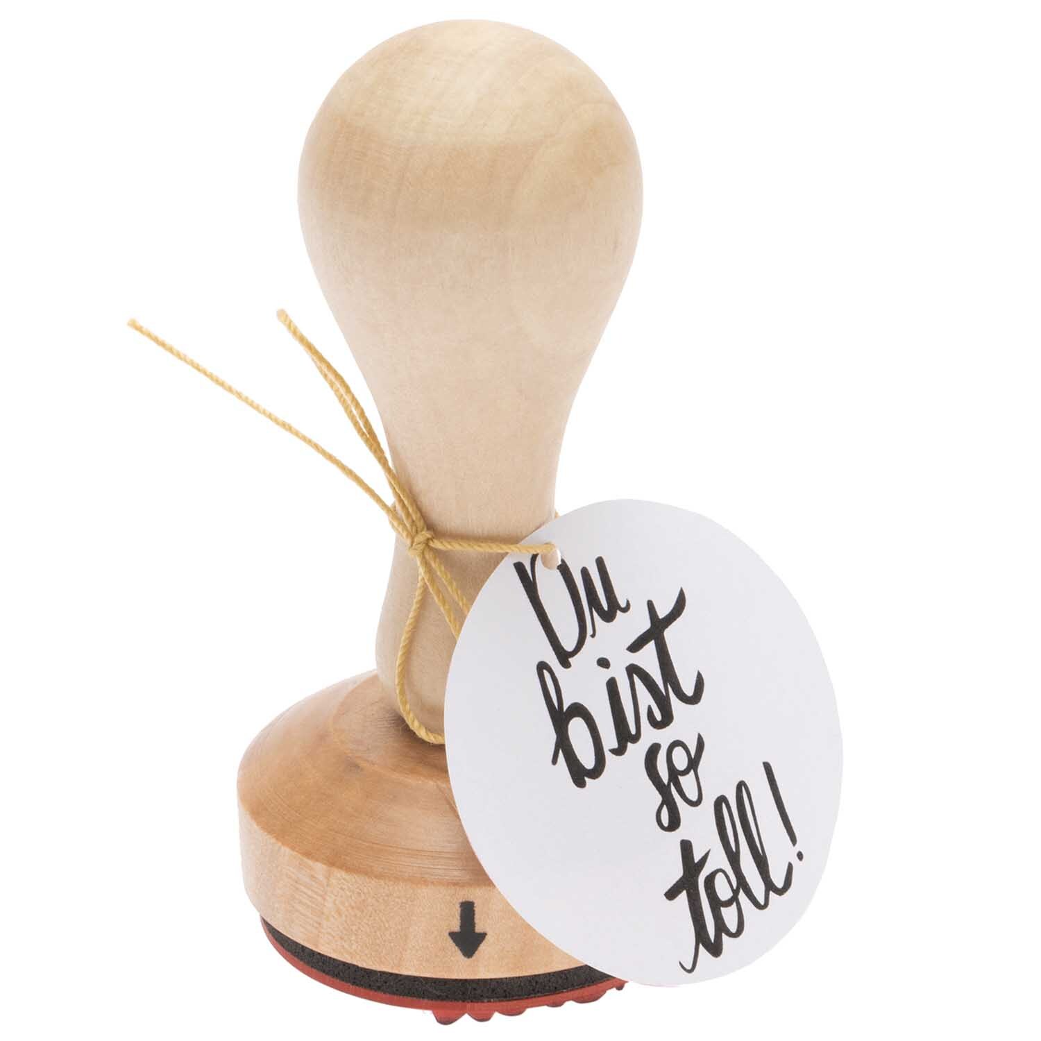Paper Poetry Stempel Du bist so toll! aus Holz, rund, mit schwarzem Schriftzug auf weißem Etikett. Ideal für kreative Projekte.