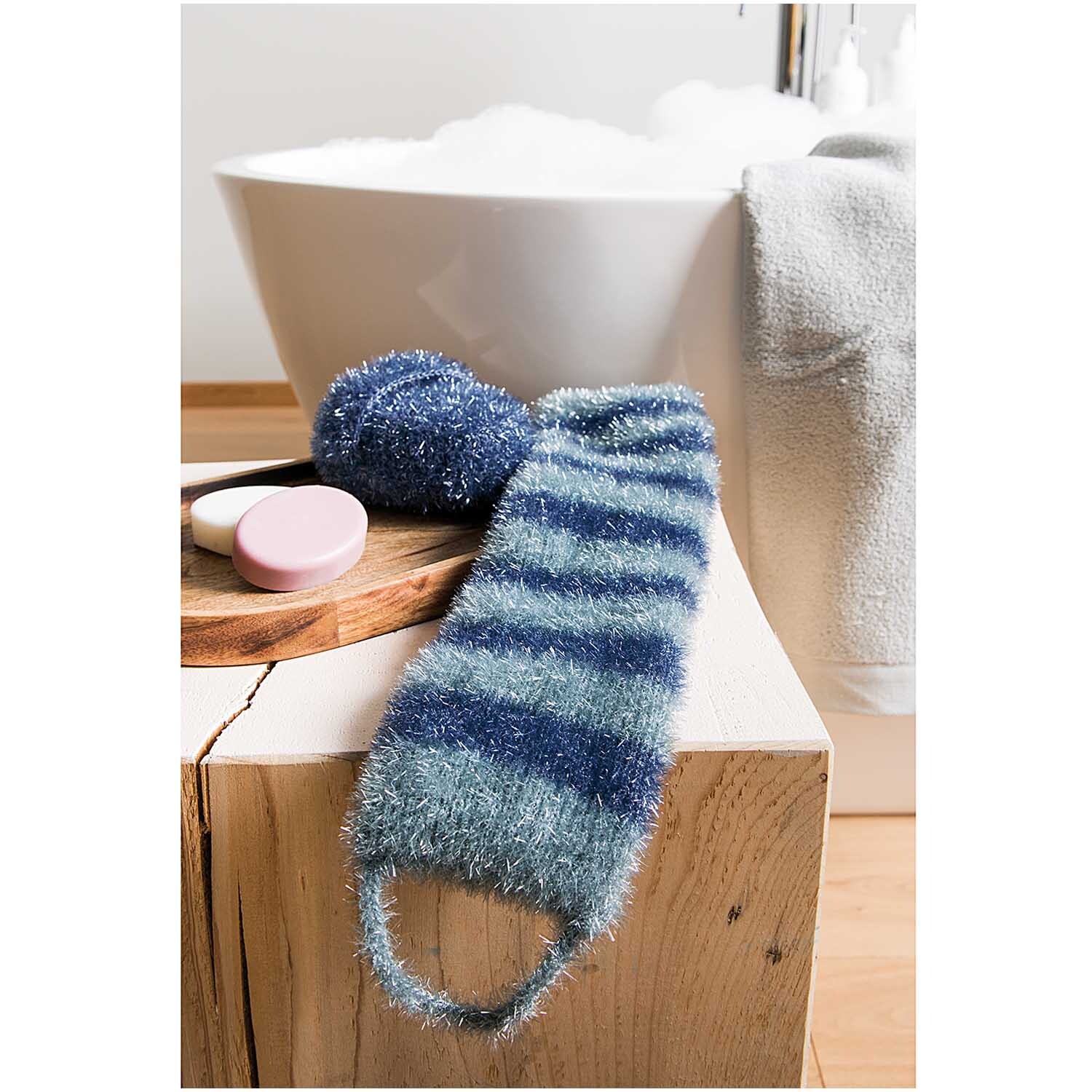 Creative Bubble: Weiches Garn in Taubenblau von Rico Design, ideal für kreative Strickprojekte.