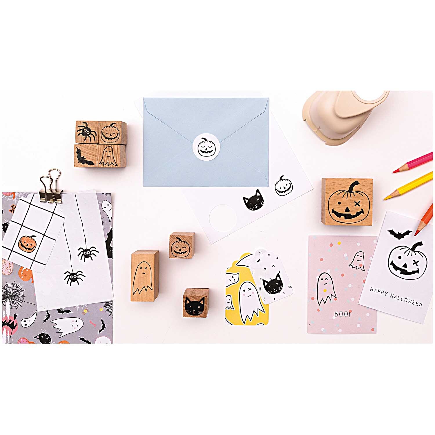 Paper Poetry Kartenset Basic weiß B6 30-teilig von Rico Design Paper Poetry Kartenset Basic weiß B6 zeigt ein kreatives Halloween-Design mit Kürbissen und Geistern. Enthält 30 Teile von Rico Design.