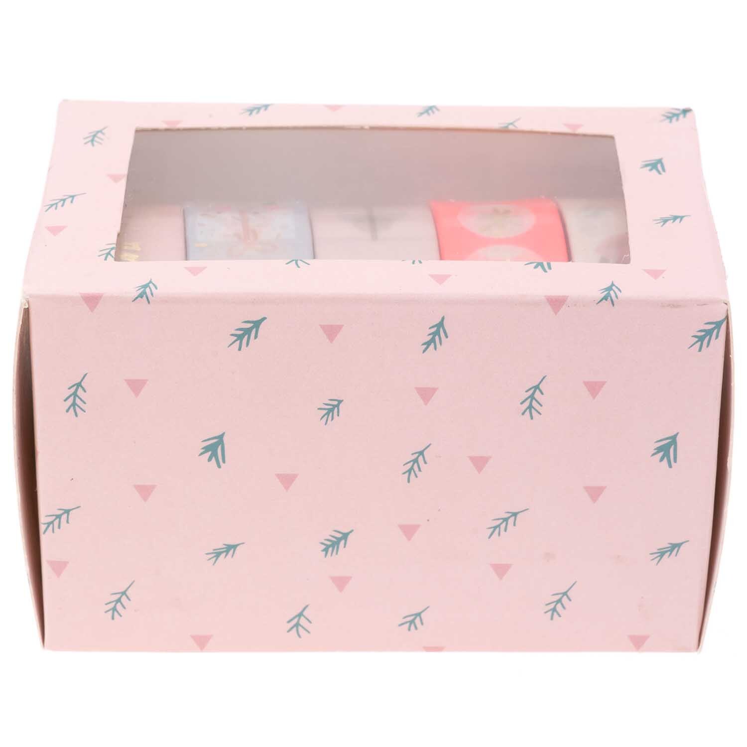 Paper Poetry Tape Set Jolly Christmas Pastell 1,5cm 10m 5-teilig von Rico Design Paper Poetry Tape Set Jolly Christmas Pastell, 5-teilig, in dekorativer Verpackung mit Sichtfenster.