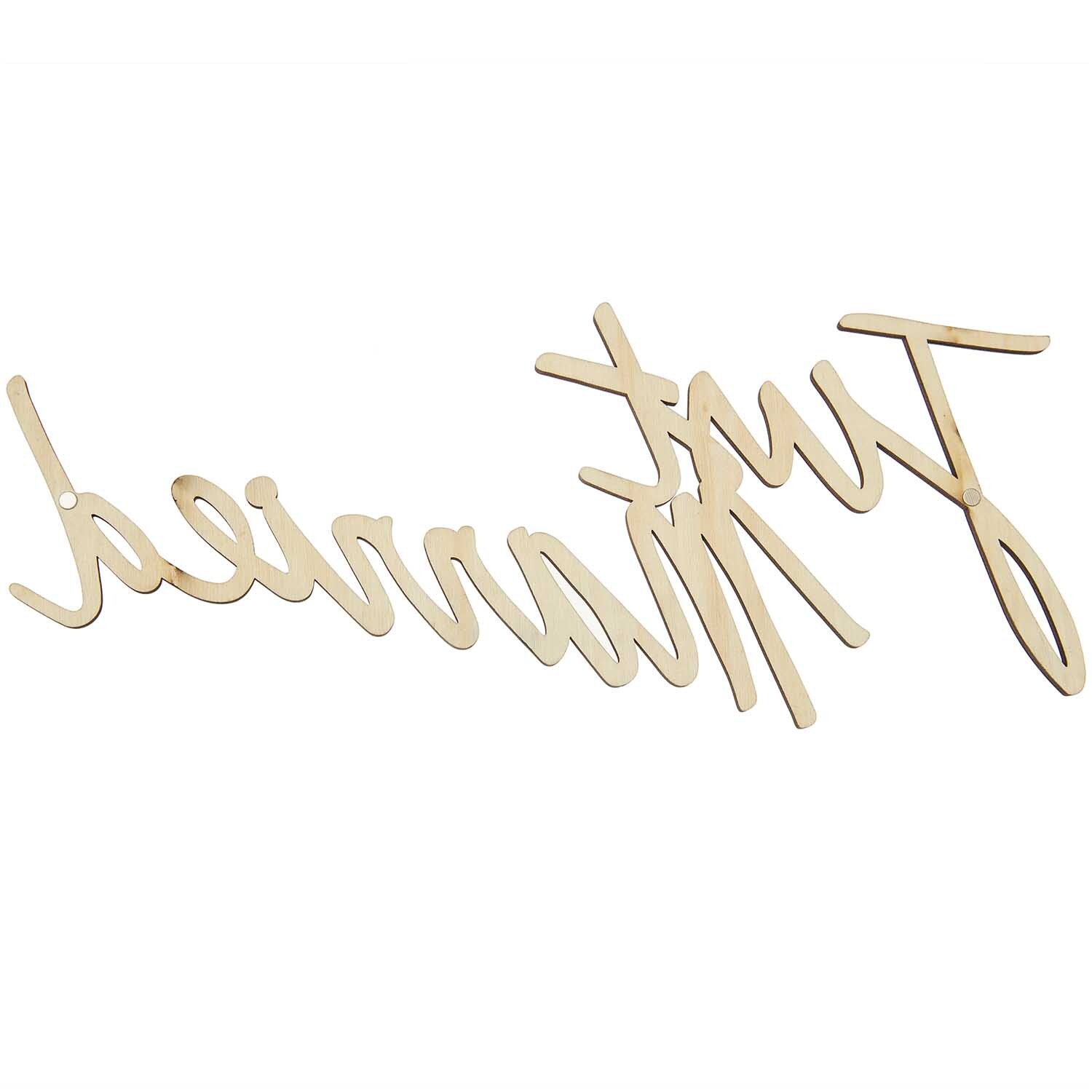Holzschriftzug magnetisch "Just married" 30x14cm von Rico Design Holzschriftzug magnetisch "Just married" 30x14cm von Rico Design, ideal für Hochzeitsdekorationen.