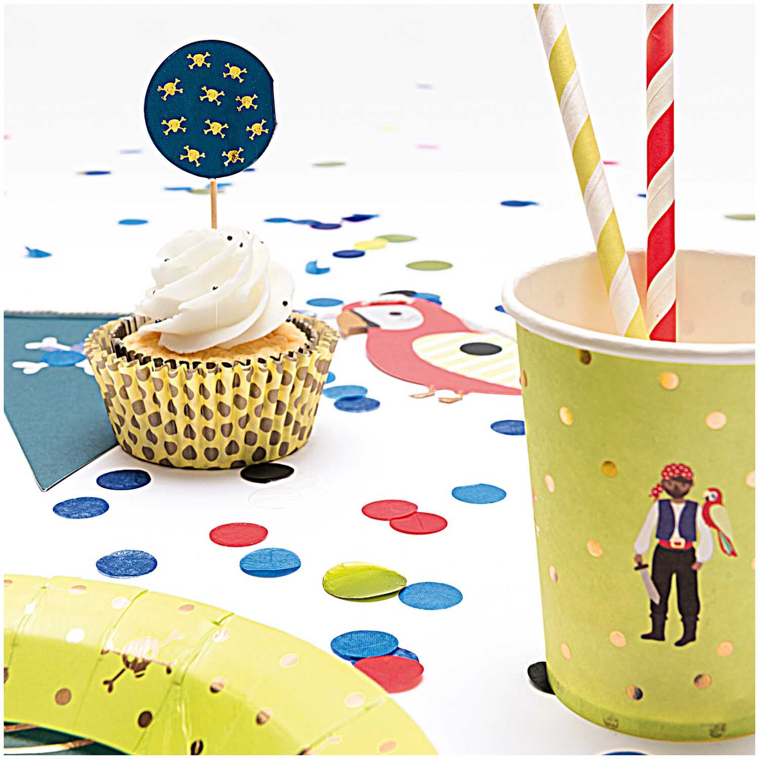 Paper Poetry Girlande Piraten 3m von Rico Design Paper Poetry Girlande Piraten 3m: Bunte Partydekoration mit Piratenmotiv, ideal für Kindergeburtstage.