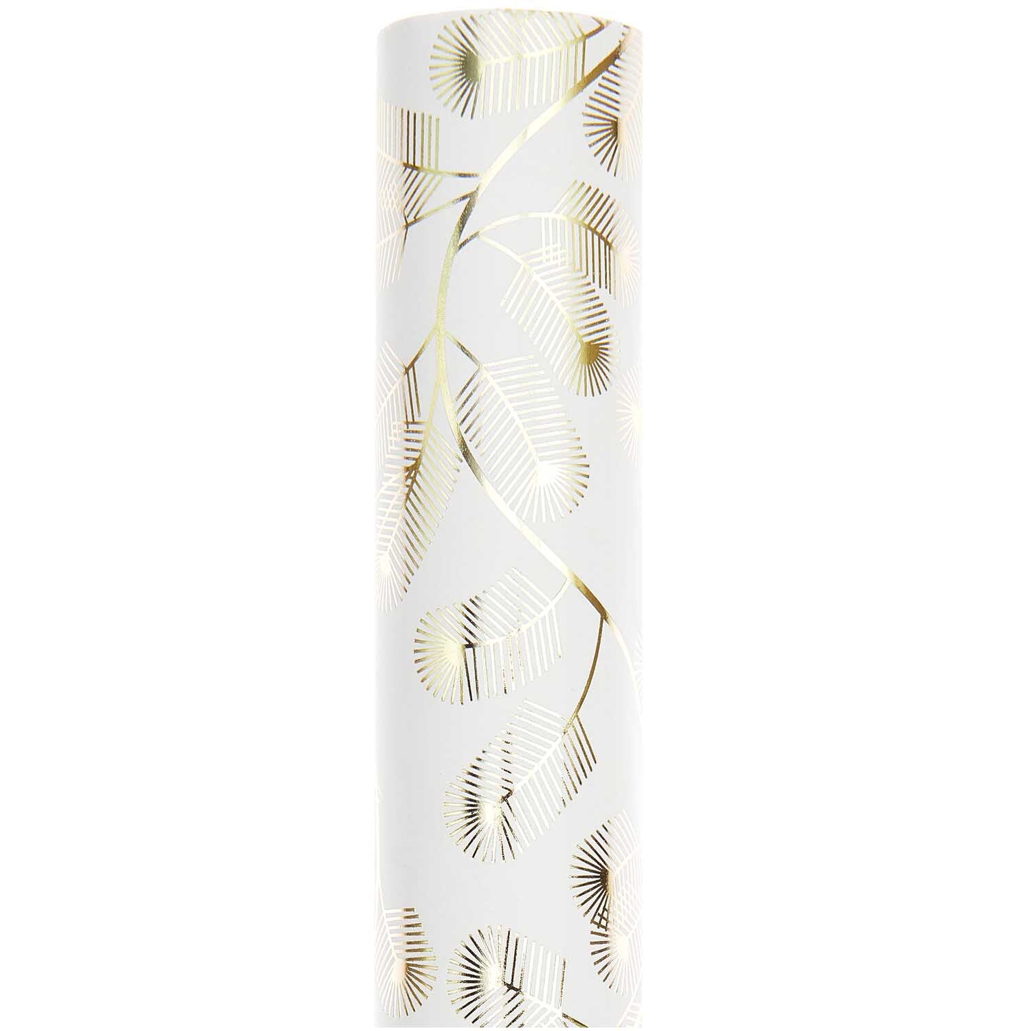 Paper Poetry Geschenkpapier mit goldenen Tannenzweigen auf weißem Hintergrund, Rolle von Rico Design.