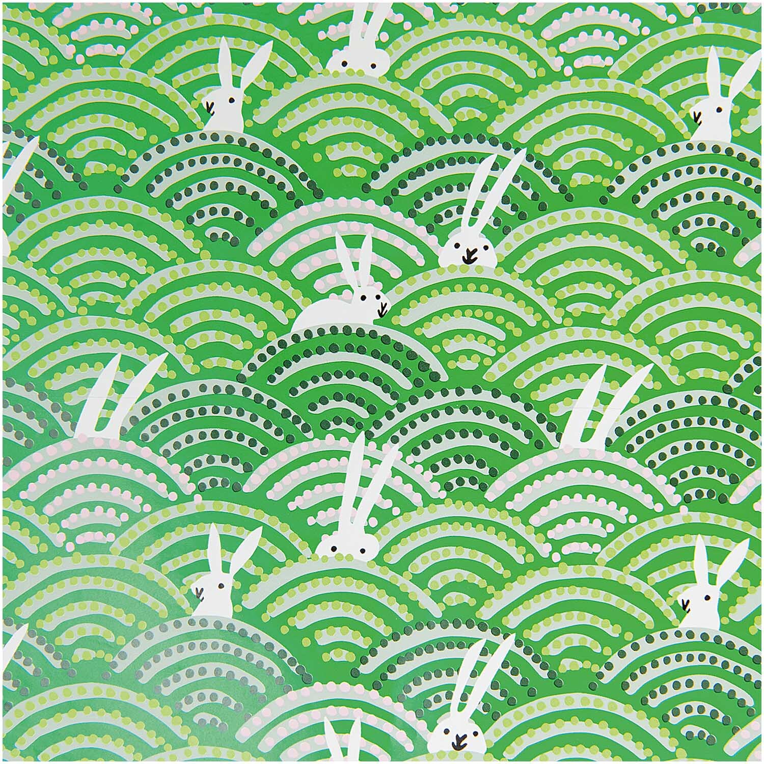 Paper Poetry Geschenkpapier Bunny Hop Hasen im Feld 70cm 2m von Rico Design Paper Poetry Geschenkpapier Bunny Hop zeigt weiße Hasen auf grünem, wellenförmigem Muster. Ideal für Ostergeschenke.