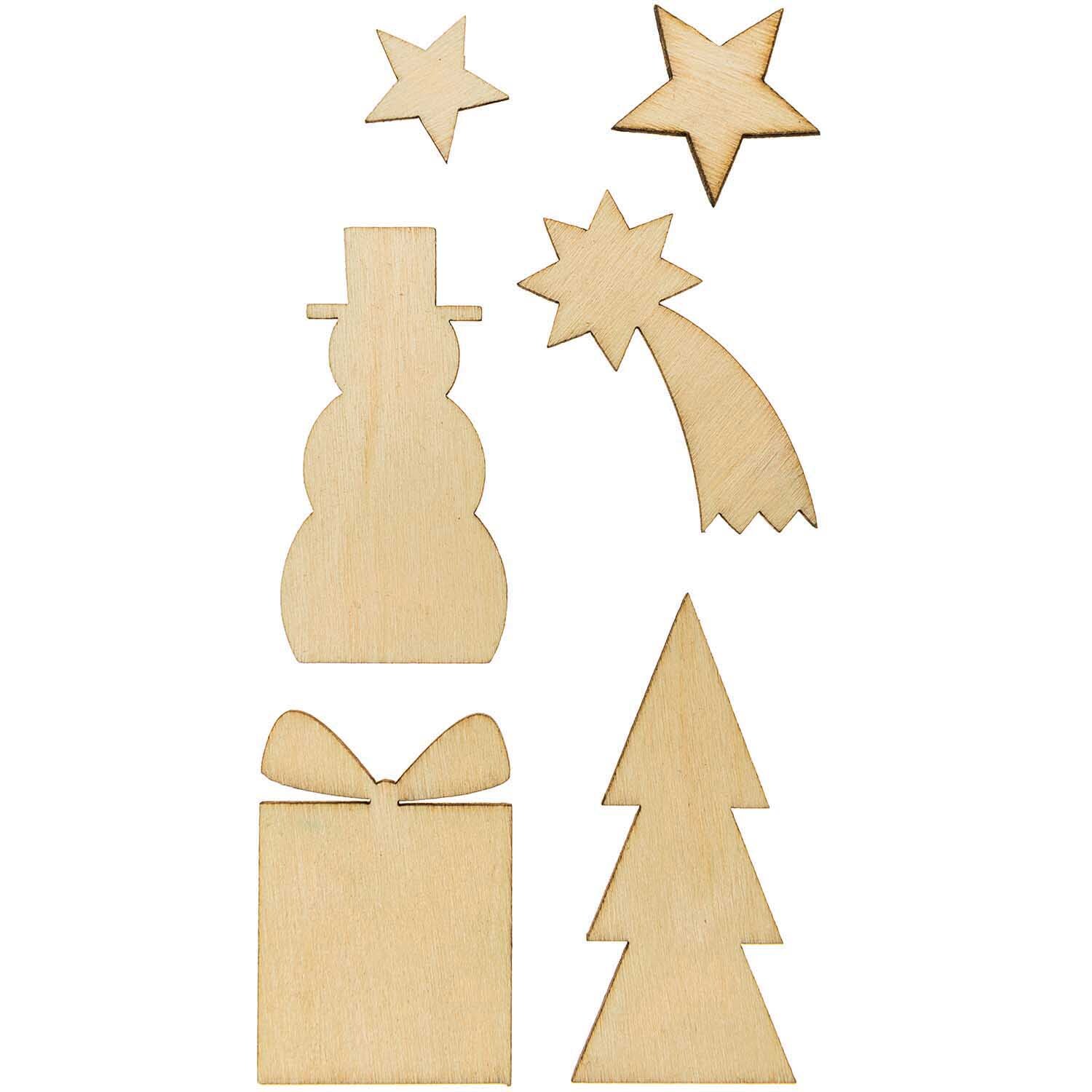 Holzdeko-Set Weihnachten Mix: Sechs Holzfiguren, darunter Stern, Schneemann und Tannenbaum, von Rico Design.