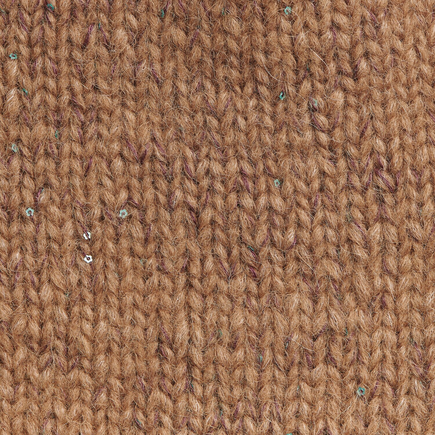 Luxury Baby Alpaca & Merino chunky - Madly in Love 50g 130m Farbe Zimt von Rico Design Made by Me No. 21 Herbst-Winter zeigt gestricktes Zimt-Bordeaux-Garn mit feinen Details.