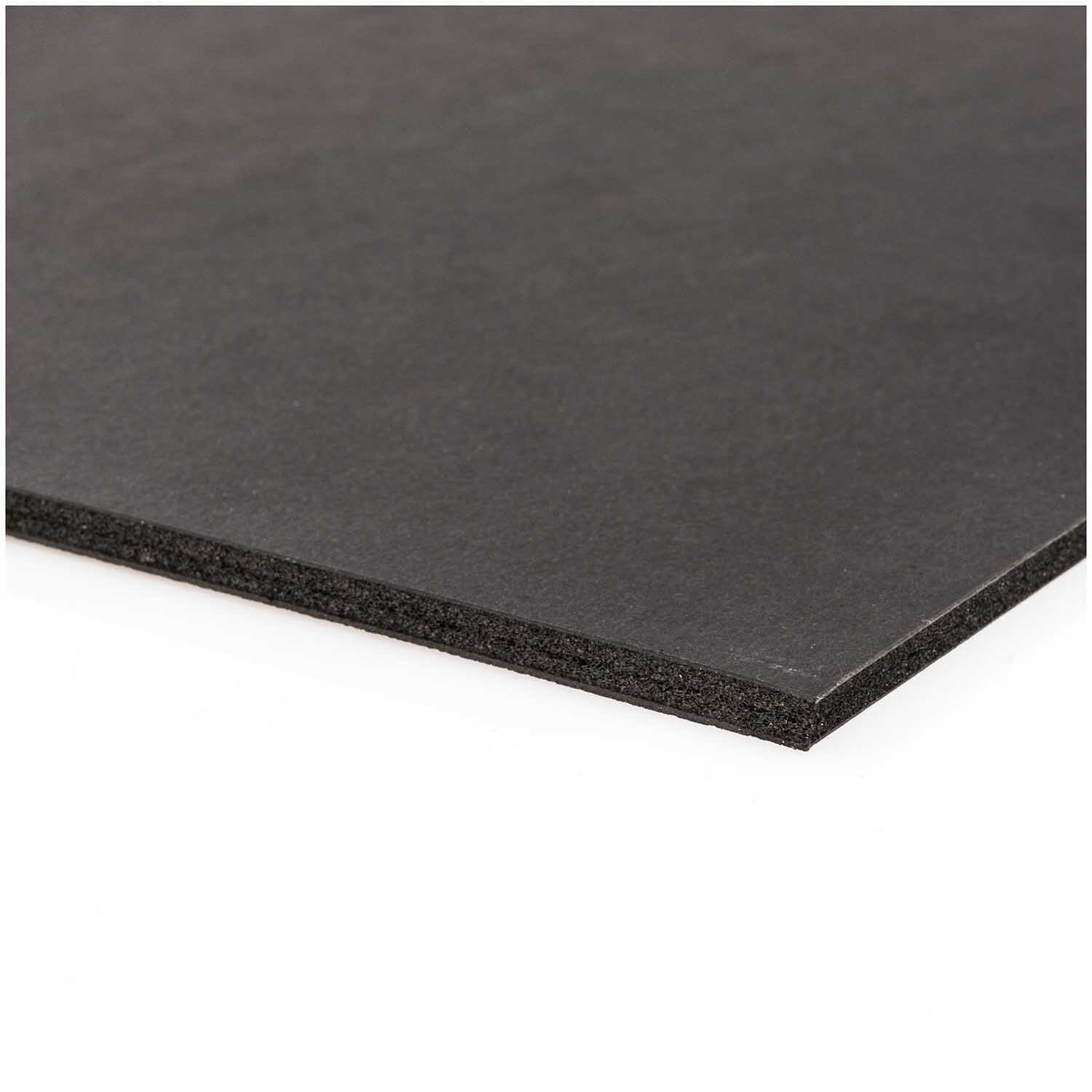 Foamboard schwarz A3 5mm von Rico Design, zeigt eine glatte, schwarze Oberfläche in Nahaufnahme.