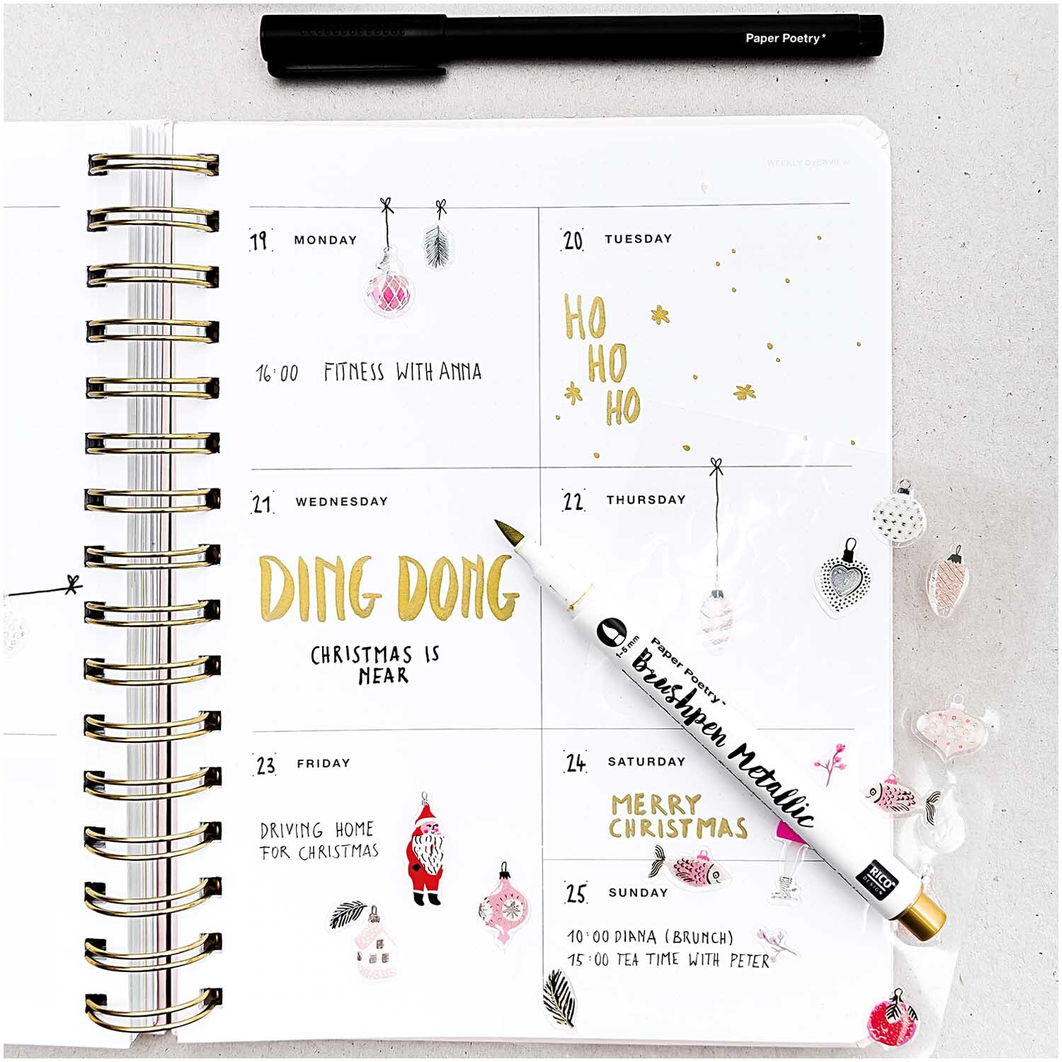 Paper Poetry Gelsticker Nostalgic Christmas pastell von Rico Design Paper Poetry Gelsticker Nostalgic Christmas pastell: Ein geöffneter Kalender mit weihnachtlichen Stickern und einem Stift von Rico Design.
