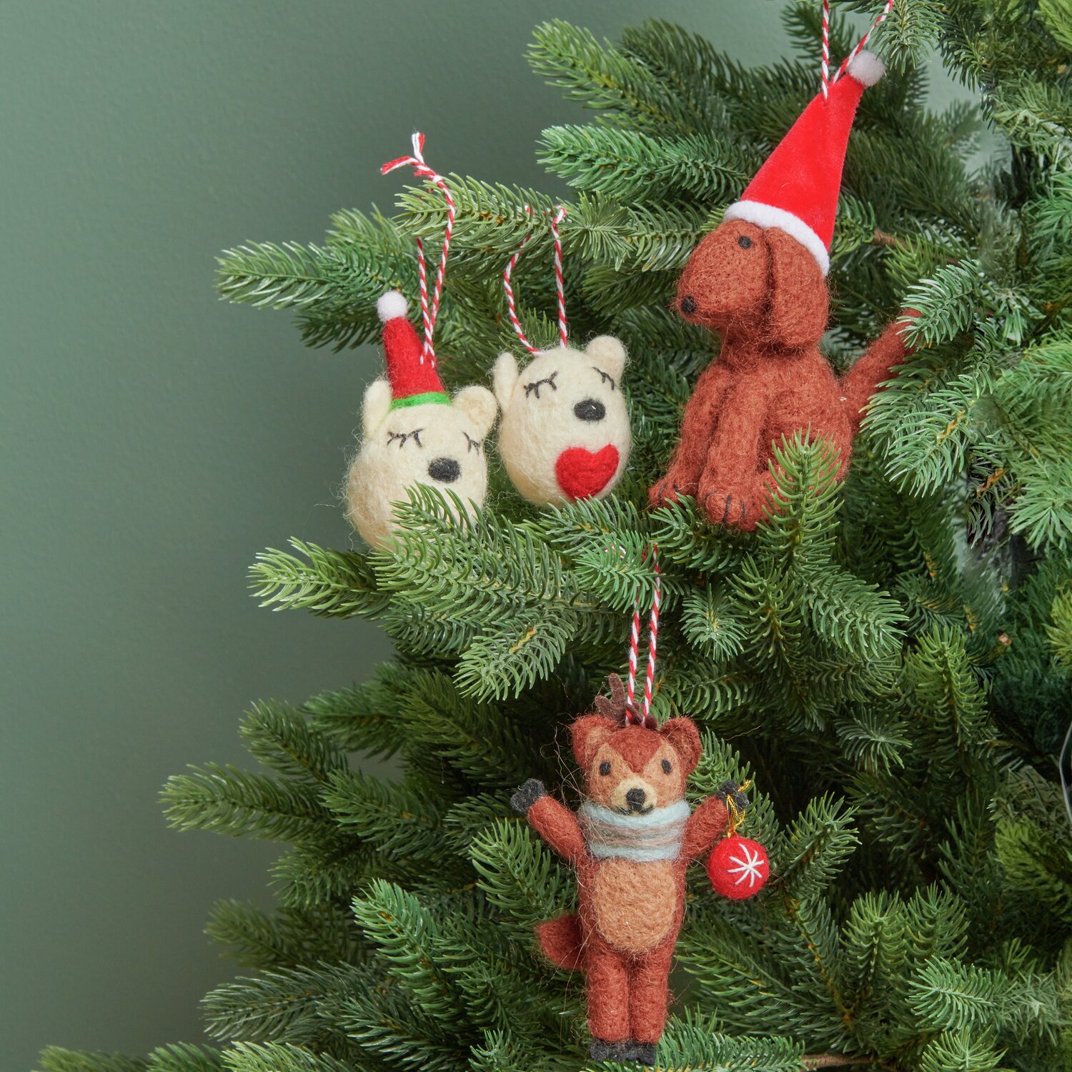 Filzhänger Weihnachtshund Braun 14x5x8cm von Rico Design